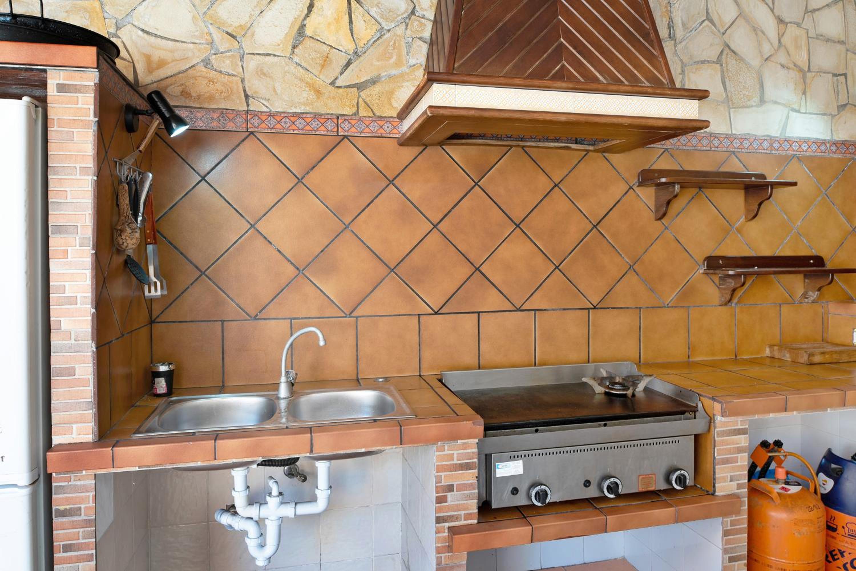 agradable casa con piscina