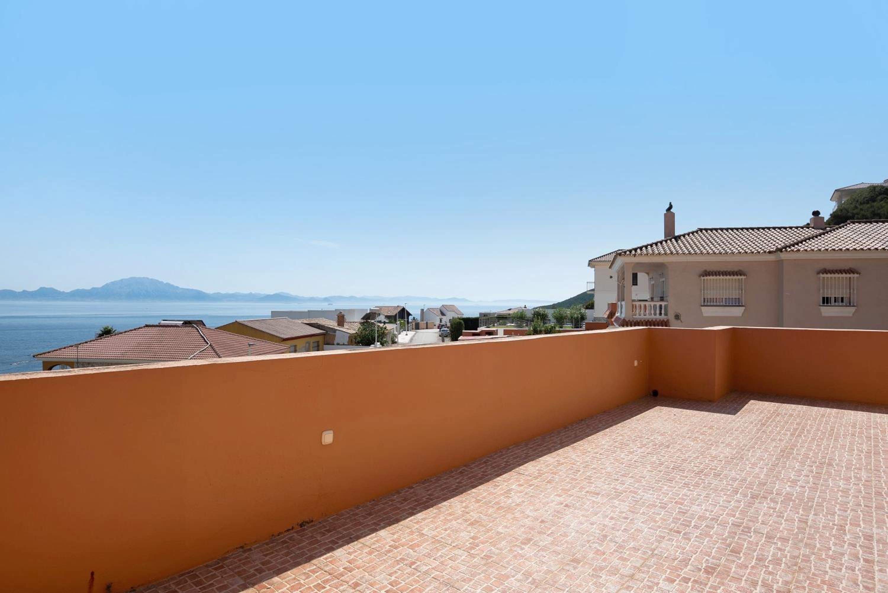 agradable casa con piscina