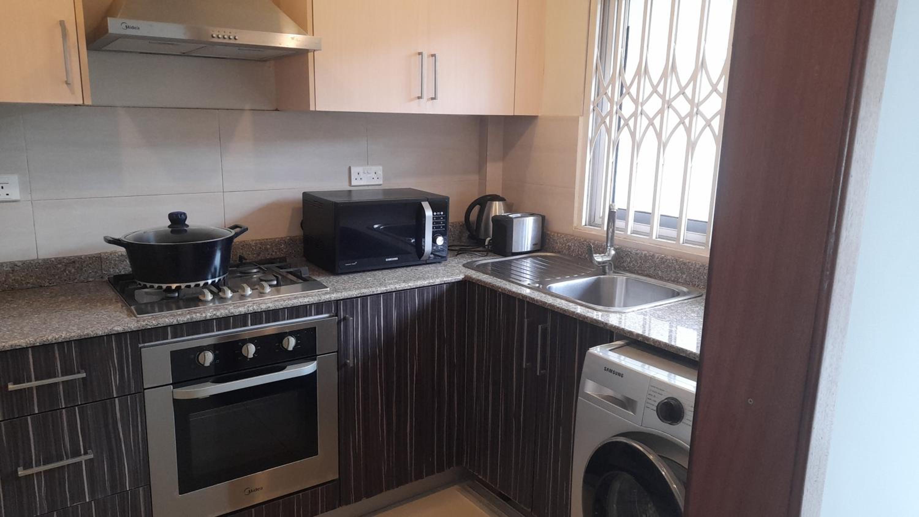 Lorraine Court Apartment- 2 bedrooms view 4