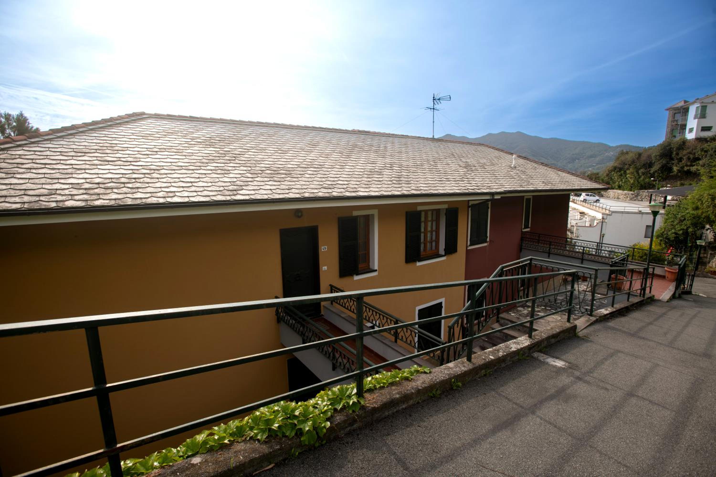 081b) Historic Villa Il Vigneto 49, Sea view, Balcony, Free private parking view 3