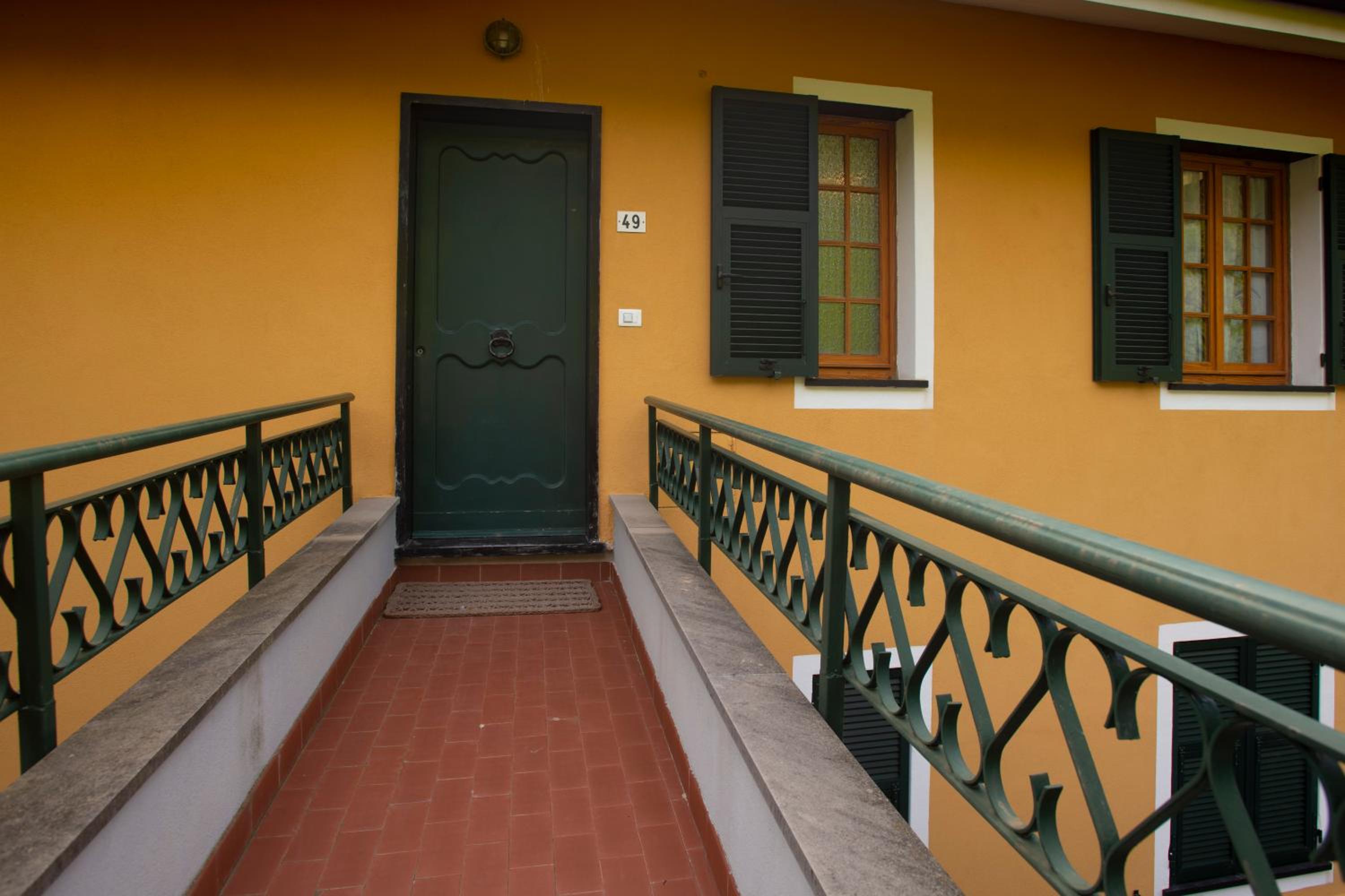 081b) Historic Villa Il Vigneto 49, Sea view, Balcony, Free private parking view 5