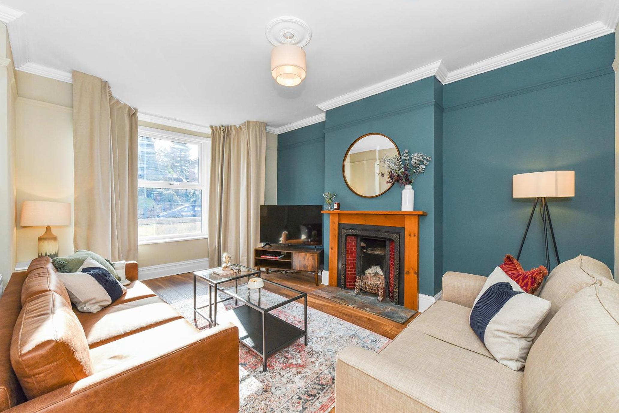 Haydn House Luxurious Retreat - 4 bedroom, 10 guest max, Perfect home away from home view 2