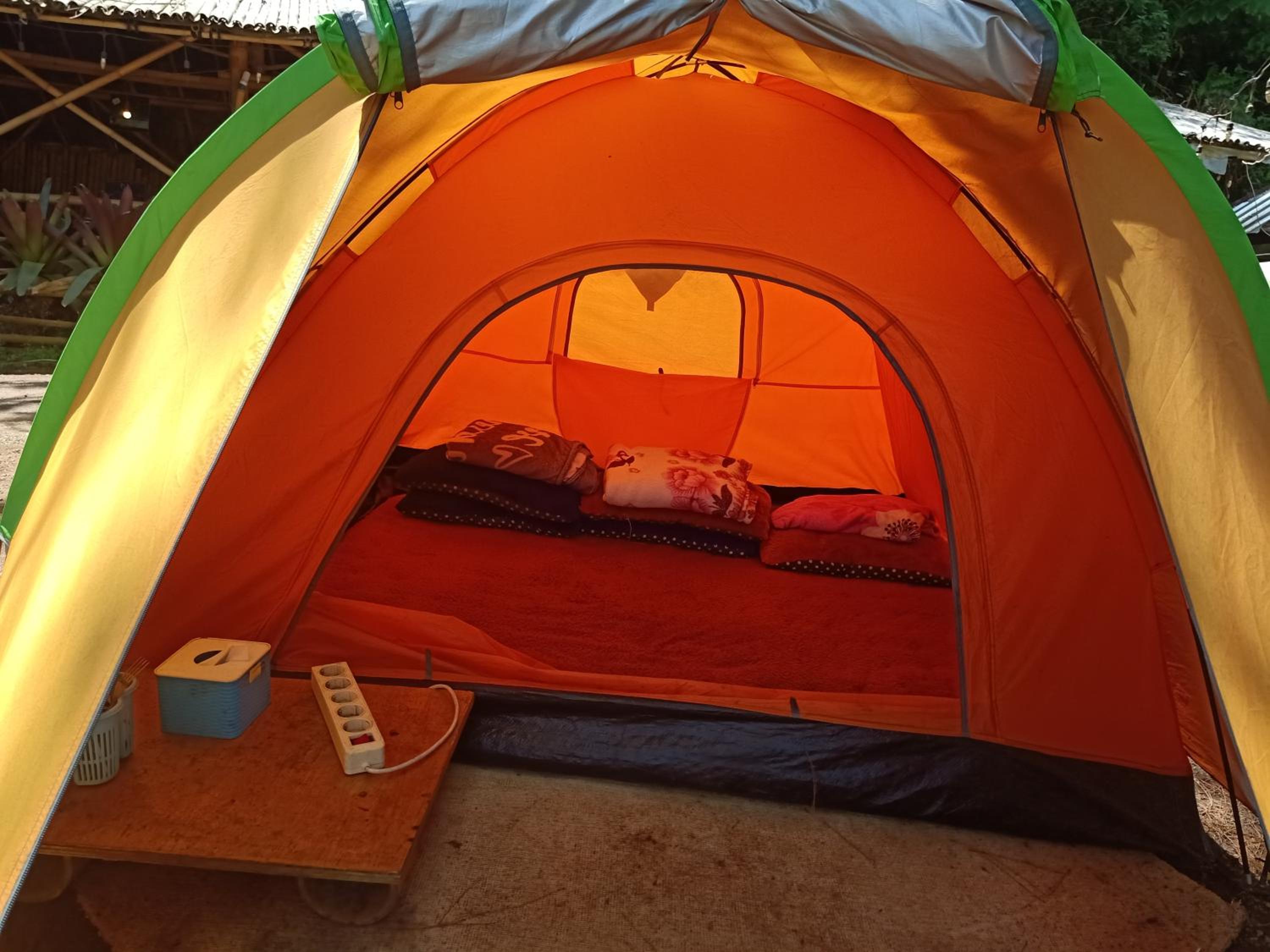 Glamping ReaVeeCafe Puncak