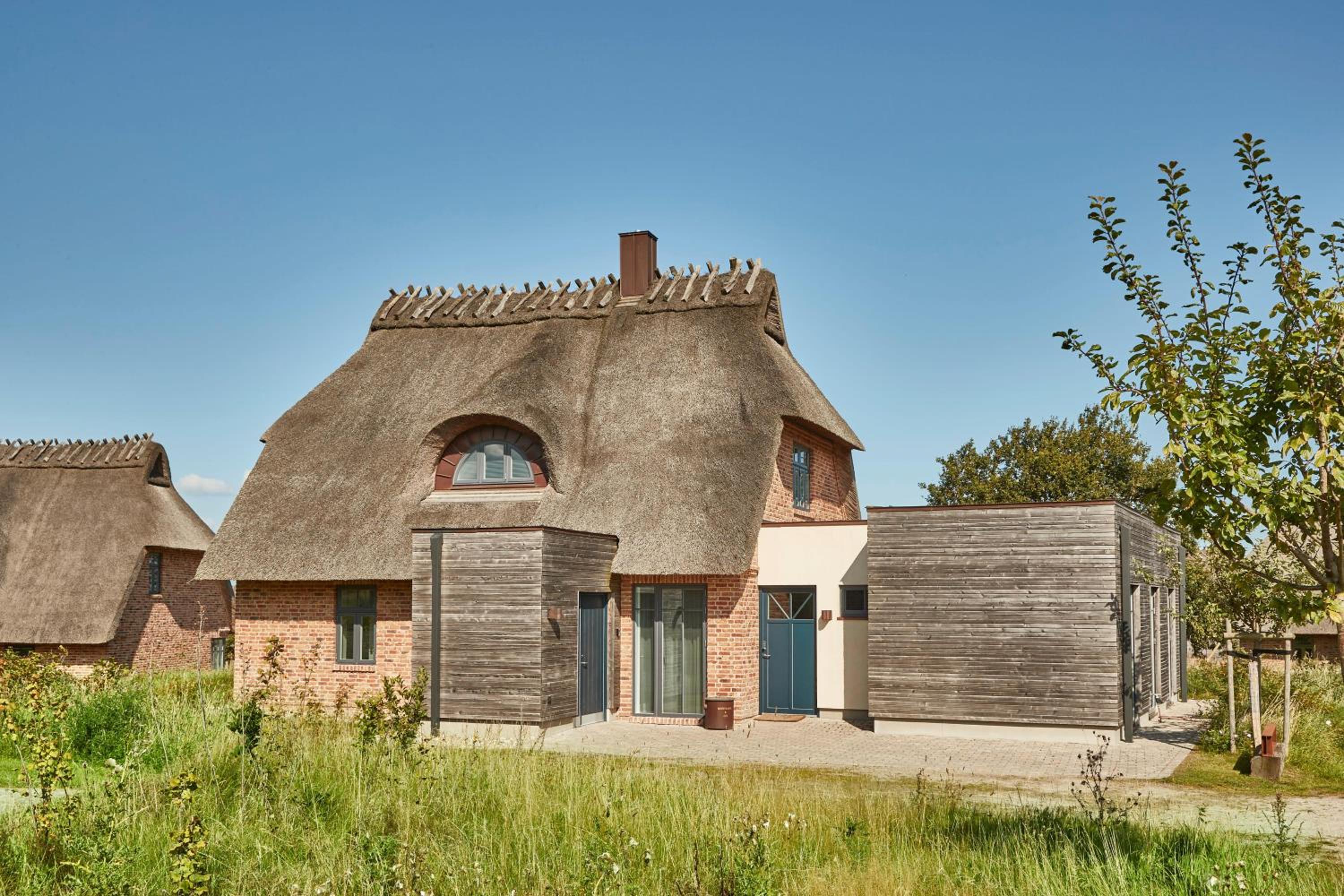 Hotel Reetdorf Geltinger Birk Atelierhaus Salzwiese - Image 1