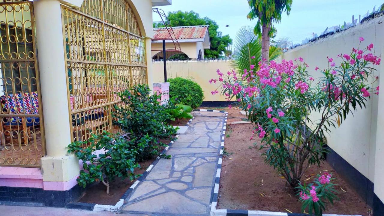 Lux Suites Mtwapa Holiday Home view 5