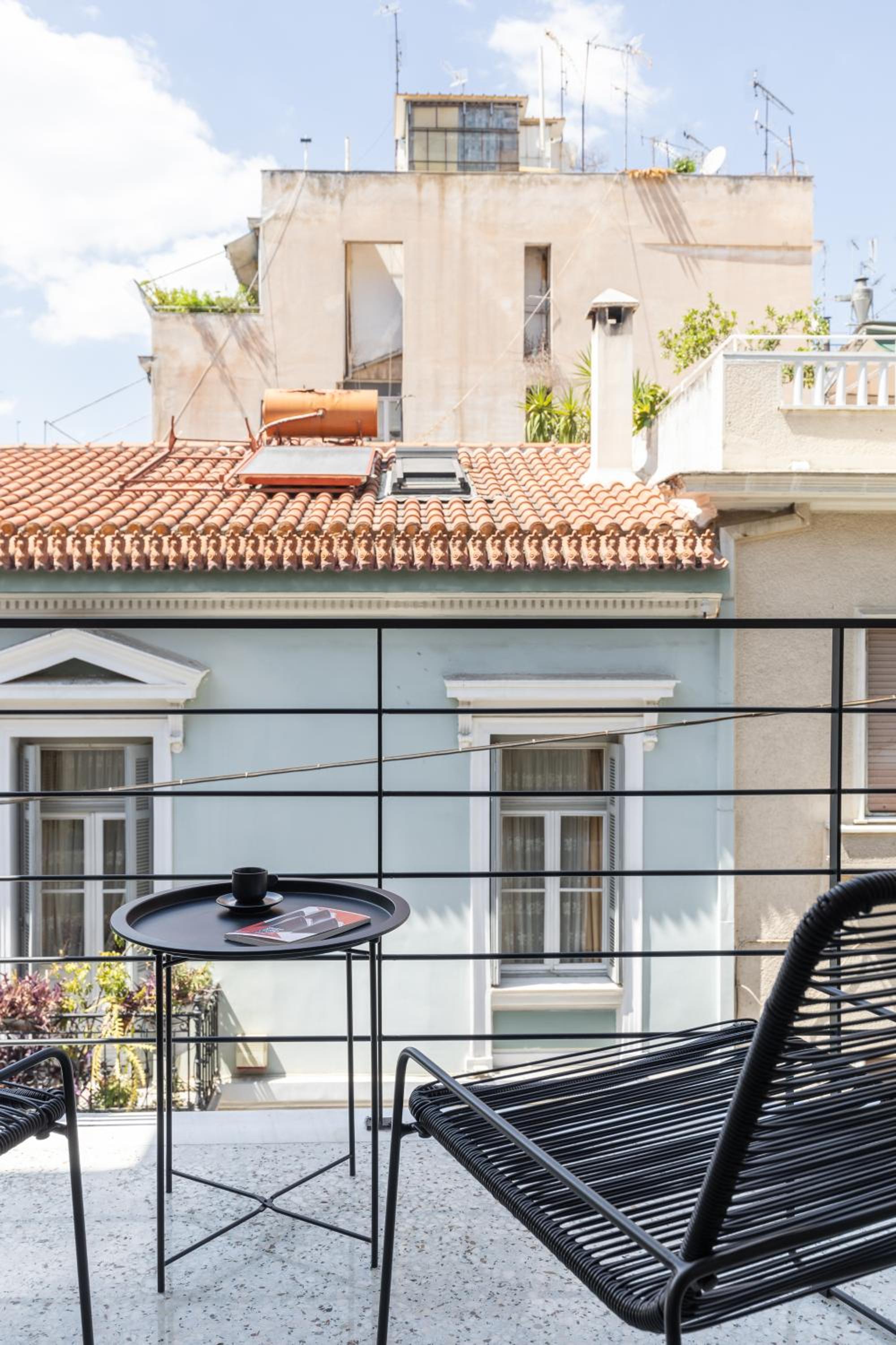 Elliot Neapoli, Athens