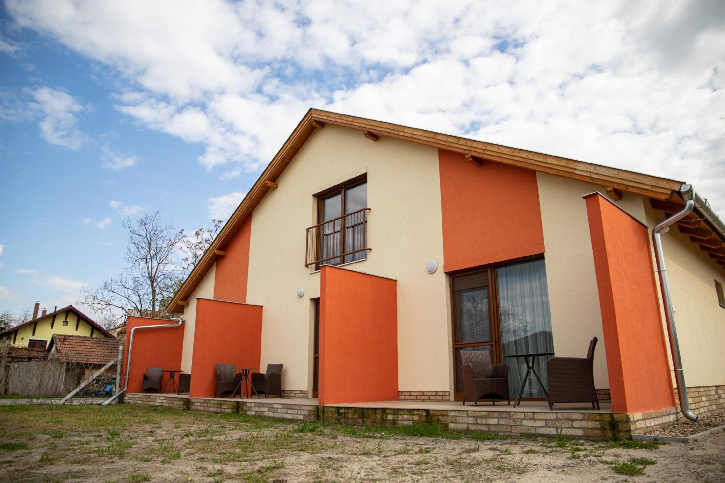 Rozmaring Apartmanház