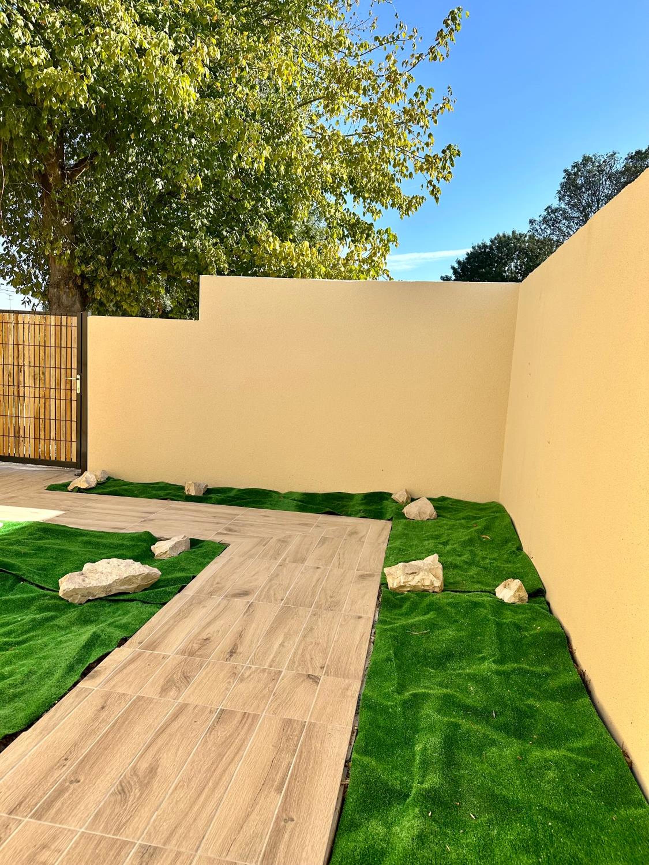 La Halte Occitane - Classé 3 étoiles - Pour 6 personnes, 3 chambres, parking, terrasse, tout inclus