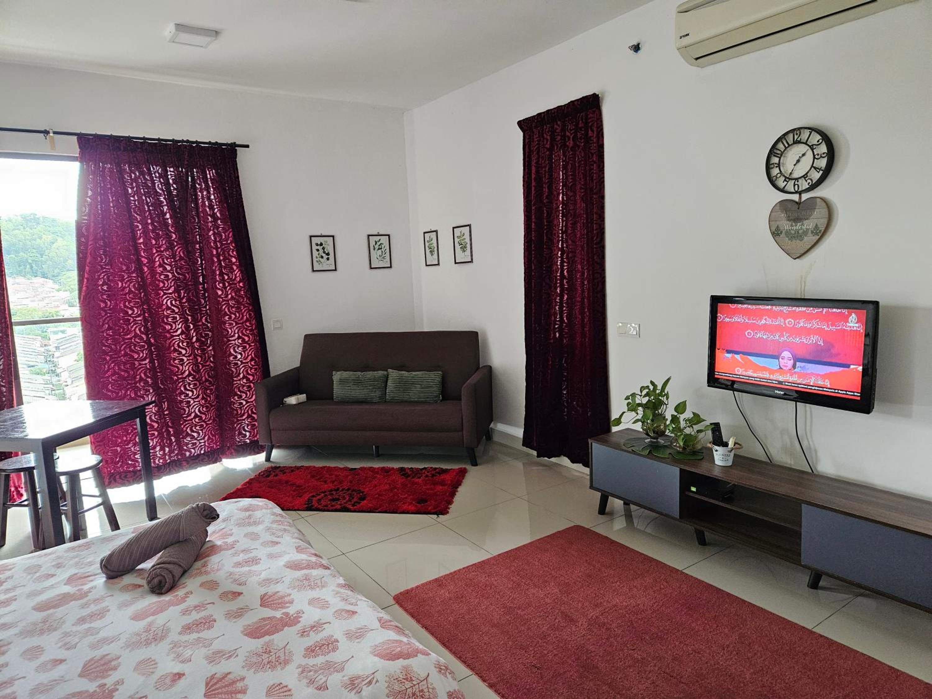 Urban 360 Queen Studio, Ritzqe Homestay photo 3