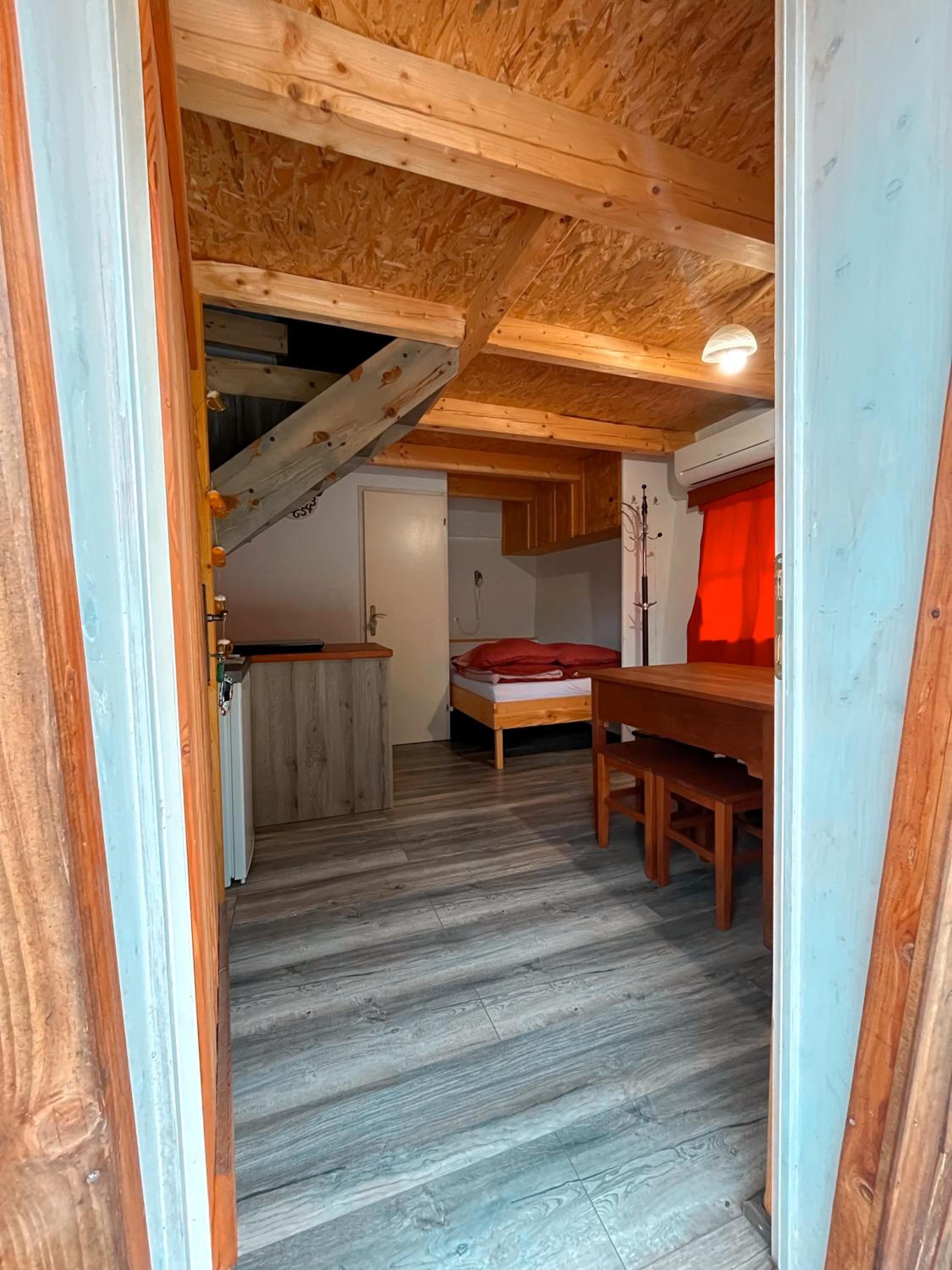 Koča Janka in Metke view 3