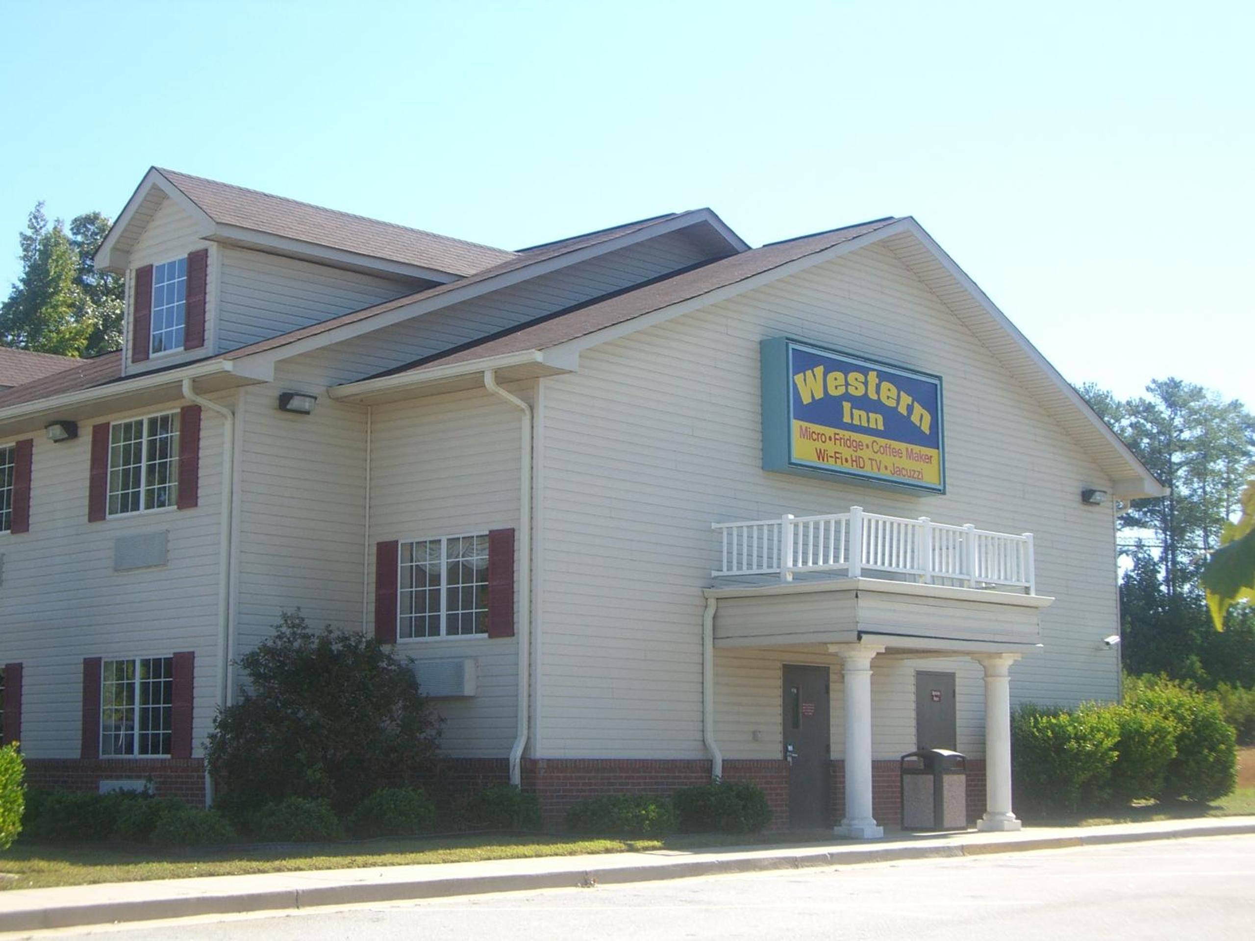 Western Inn & Suites Hampton view 3