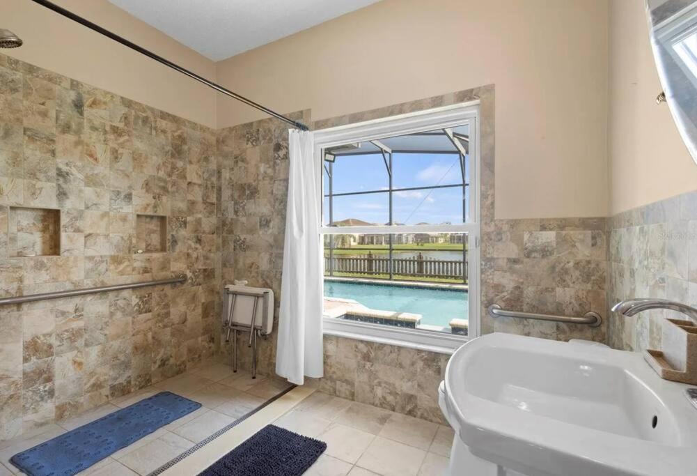 fun and cozy house near Disney view 5