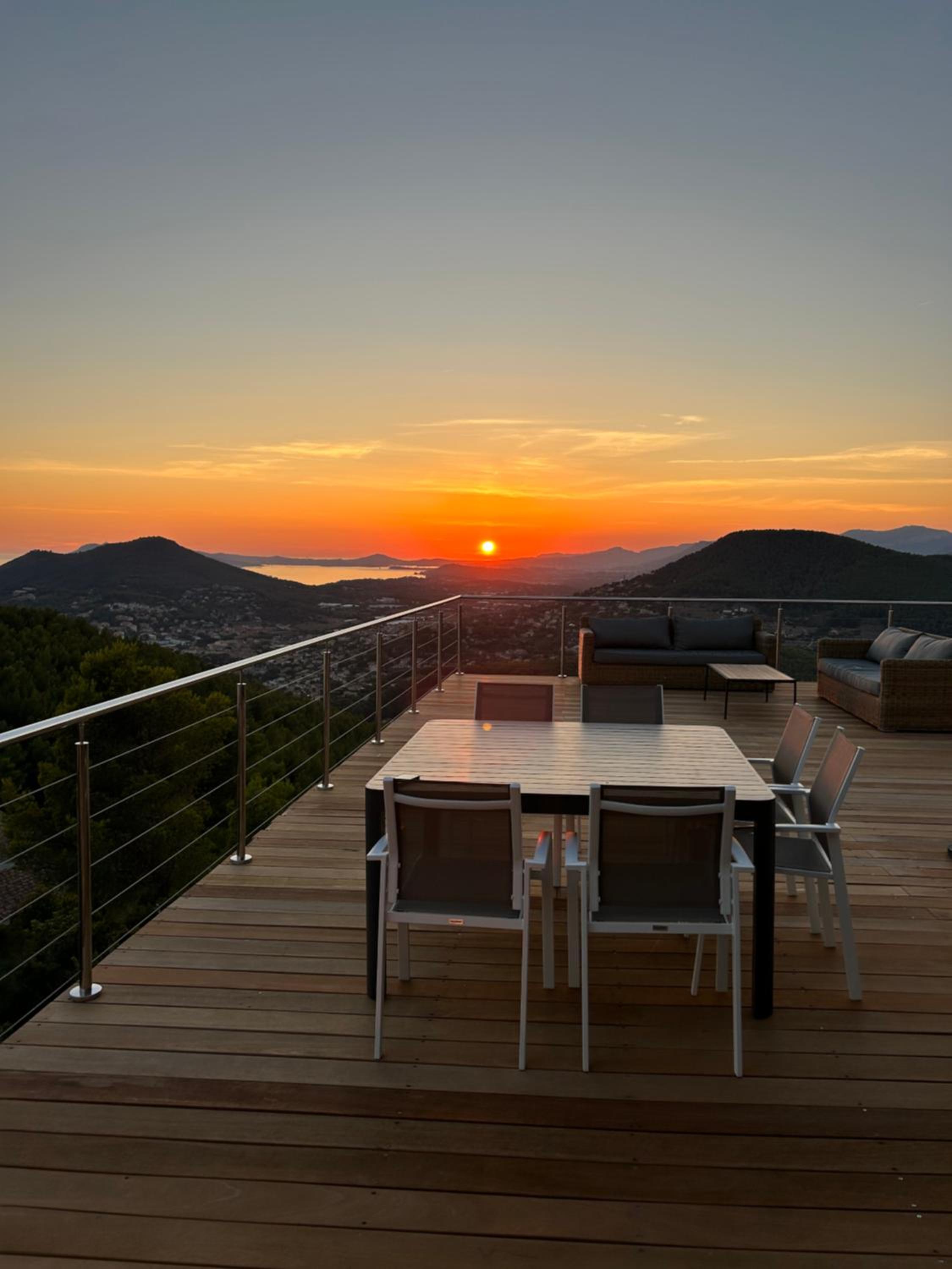 Villa 4 Etoiles vue sur les Iles d'Or Carqueiranne Sea and Mountain Pleasure Villa vue mer 180
