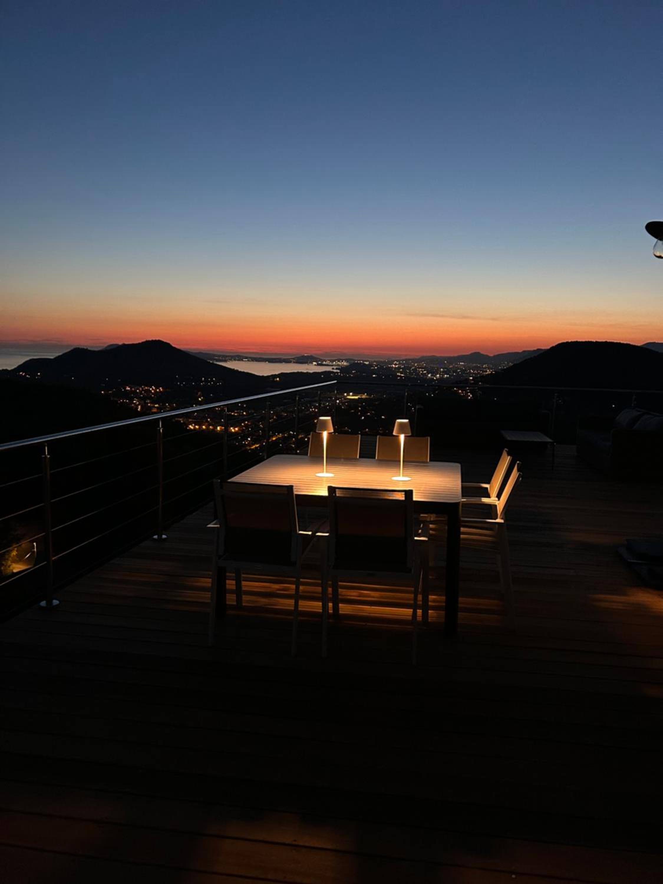 Villa 4 Etoiles vue sur les Iles d'Or Carqueiranne Sea and Mountain Pleasure Villa vue mer 180