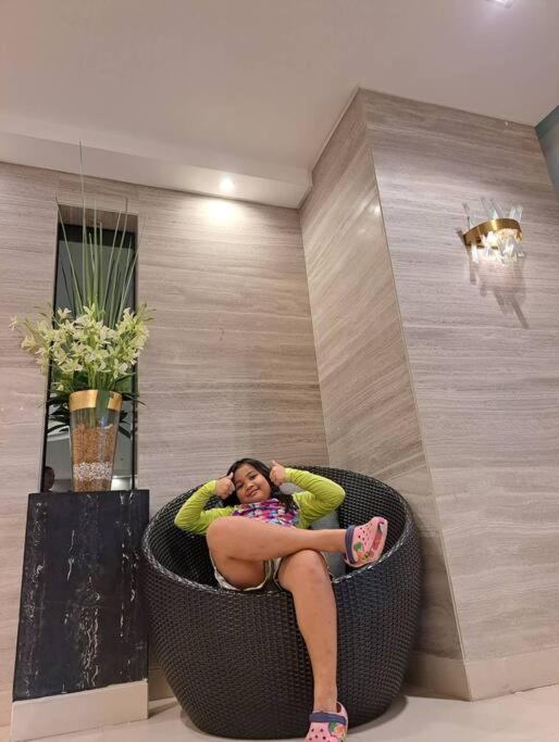Fame Residences - Comfy 1BR Condo with Free Wi-Fi and Netflix view 3