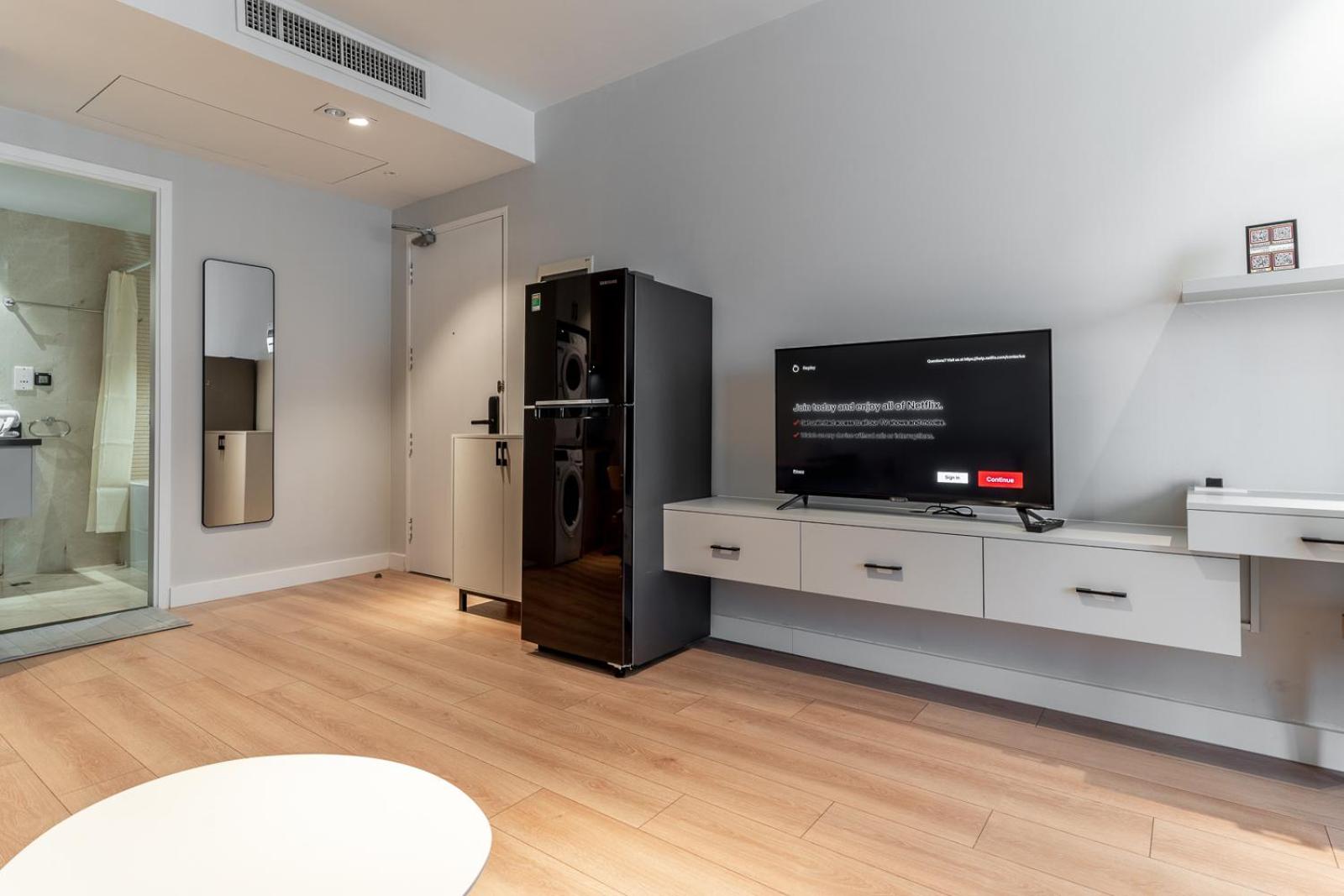 The Rixx Lancaster Apartment