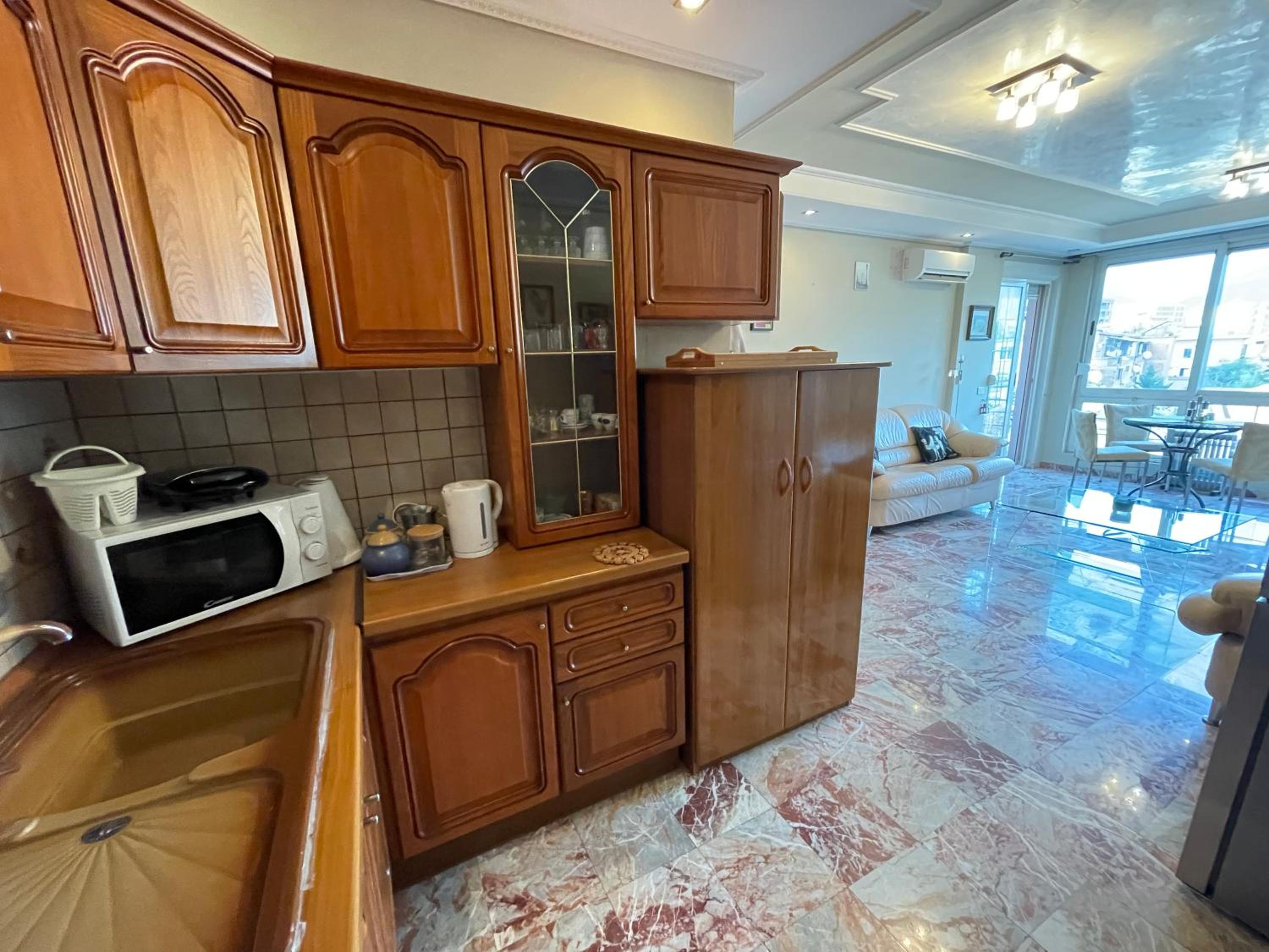 Pine-Tree Spacious 2 BDR Apartment near Tanners' Bridge with hot tub
