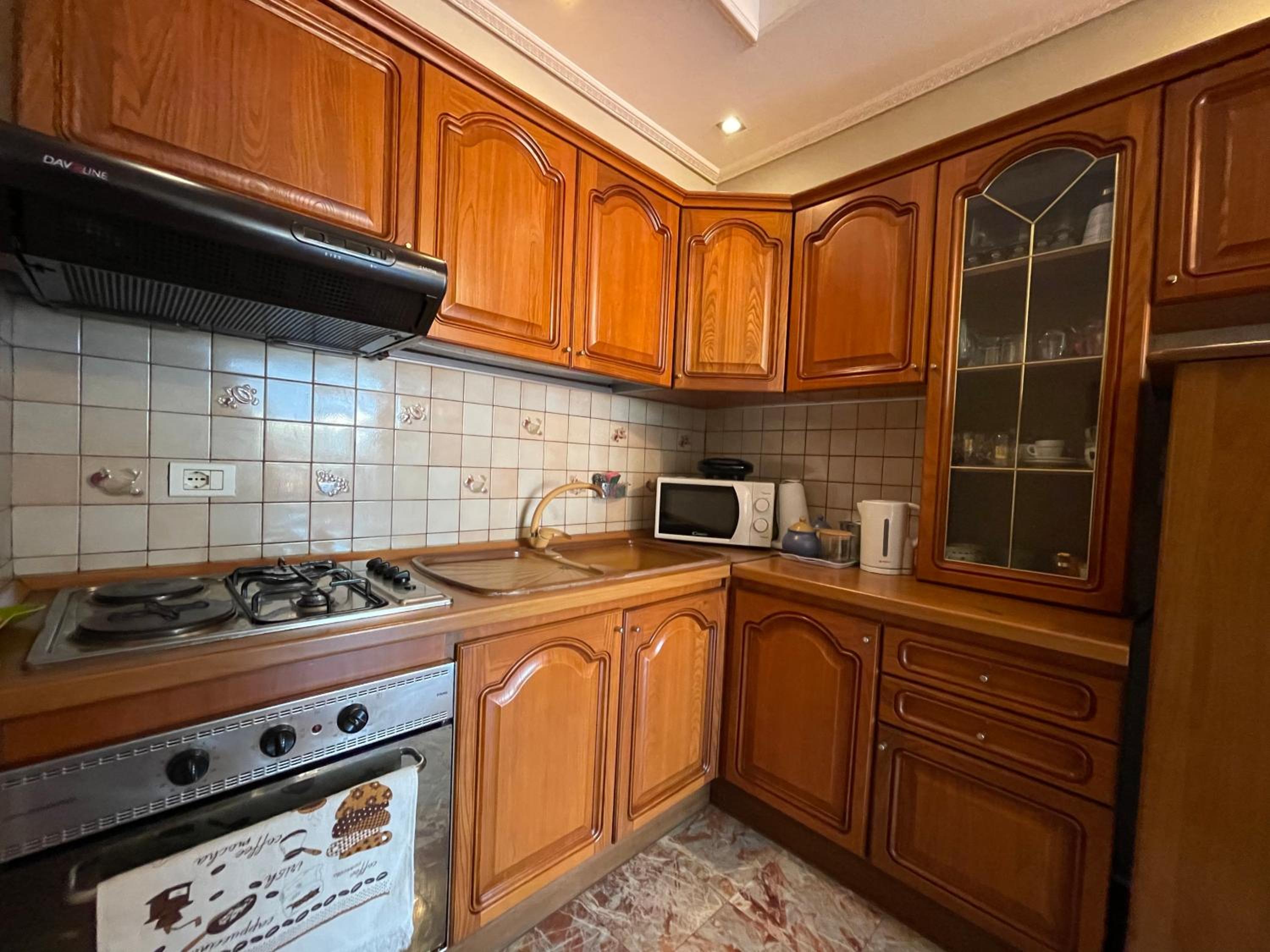 Pine-Tree Spacious 2 BDR Apartment near Tanners' Bridge with hot tub