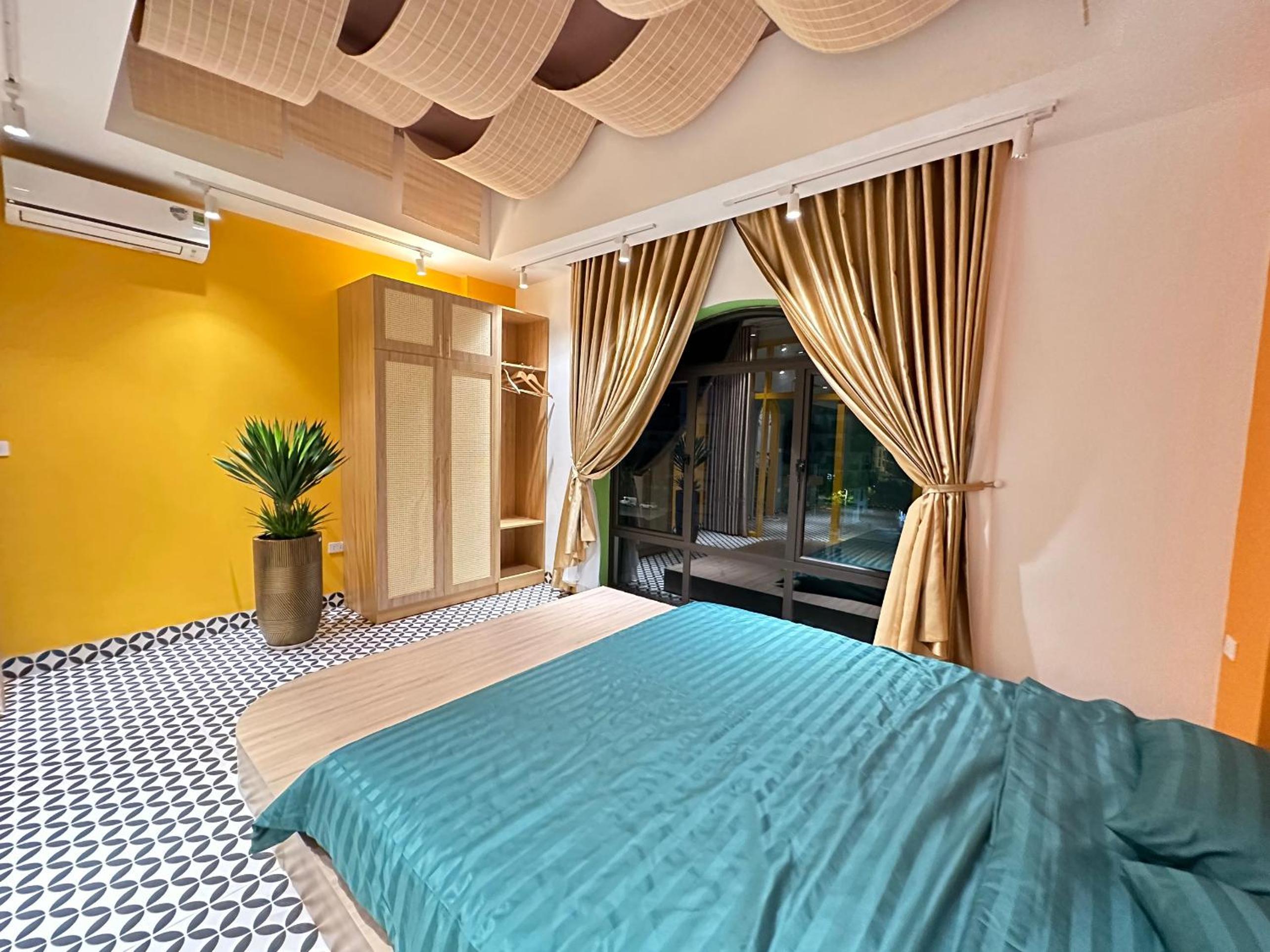 A4 Home - Ha Long city Central view 4