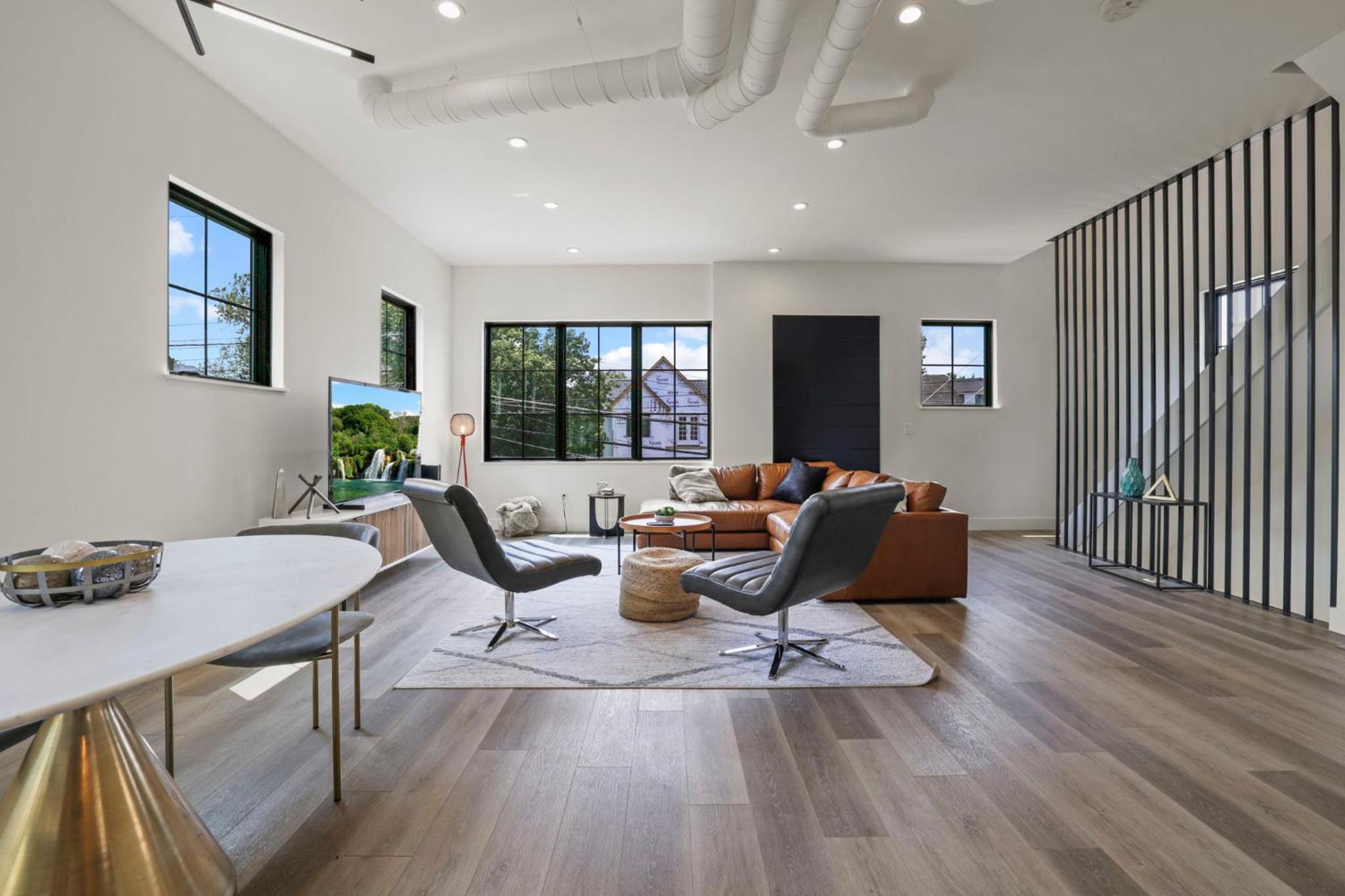 Chic Retreats in Columbus view 4
