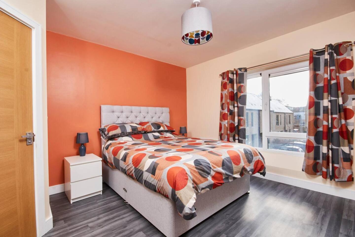Stylish City Centre house - Parking & Garden view 5