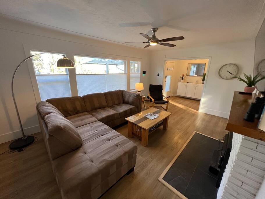 Parksville Vacations -  Secret Garden near the Beach  - Property Image 2