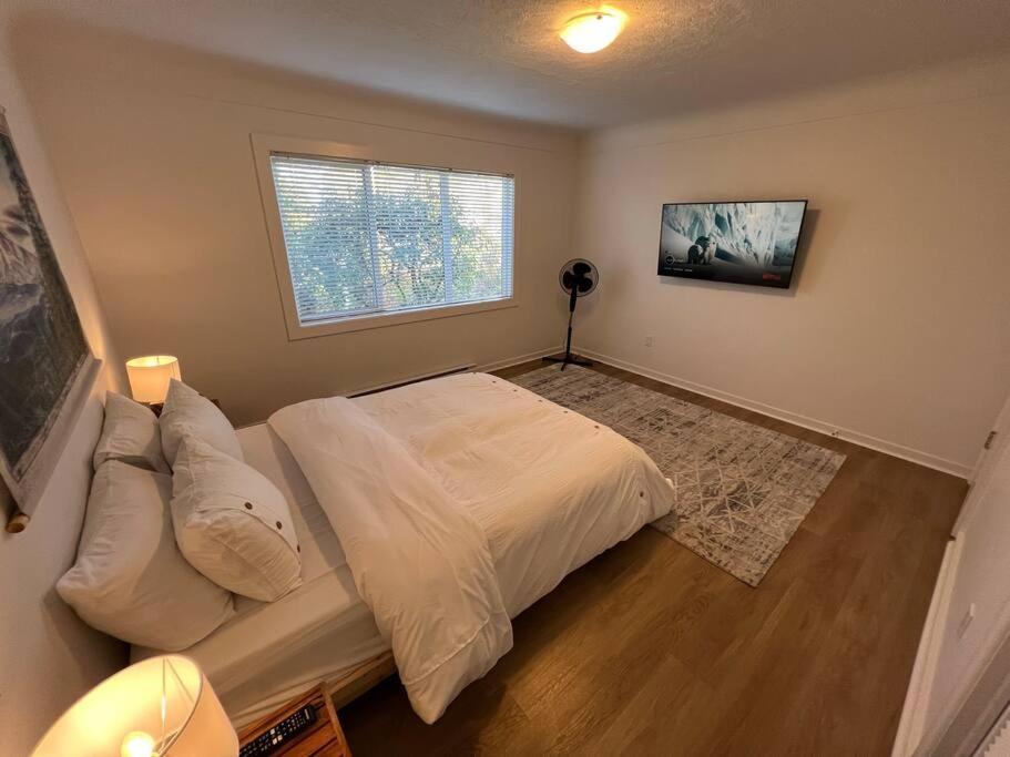 Parksville Vacations -  Secret Garden near the Beach  - Property Image 4