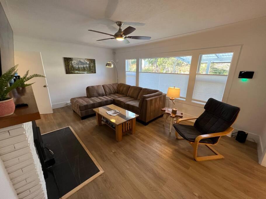 Parksville Vacations -  Secret Garden near the Beach  - Property Image 8