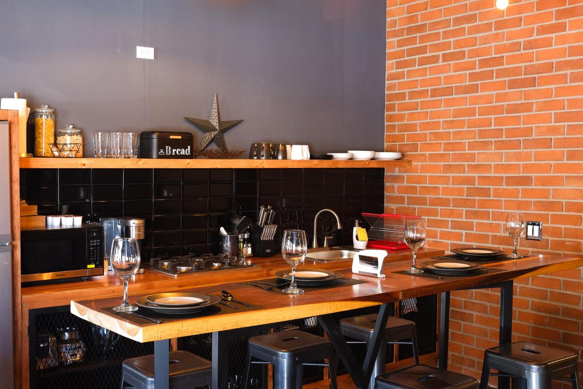Ensenada Vacations - Brand New Gorgeous Industrial Loft in Downtown Ens - Property Image 31