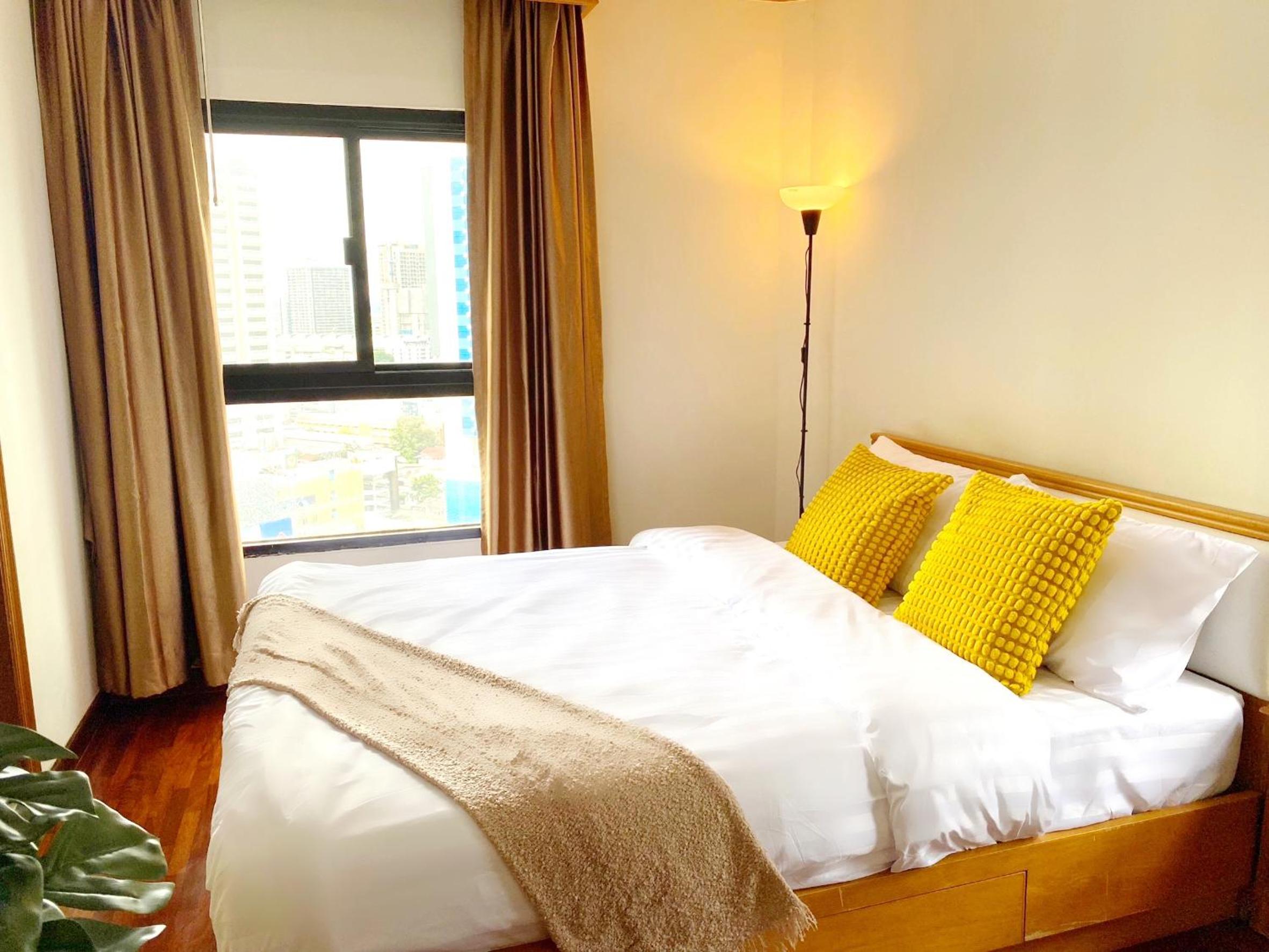 Center Bangkok Suite next to Platinum mall
