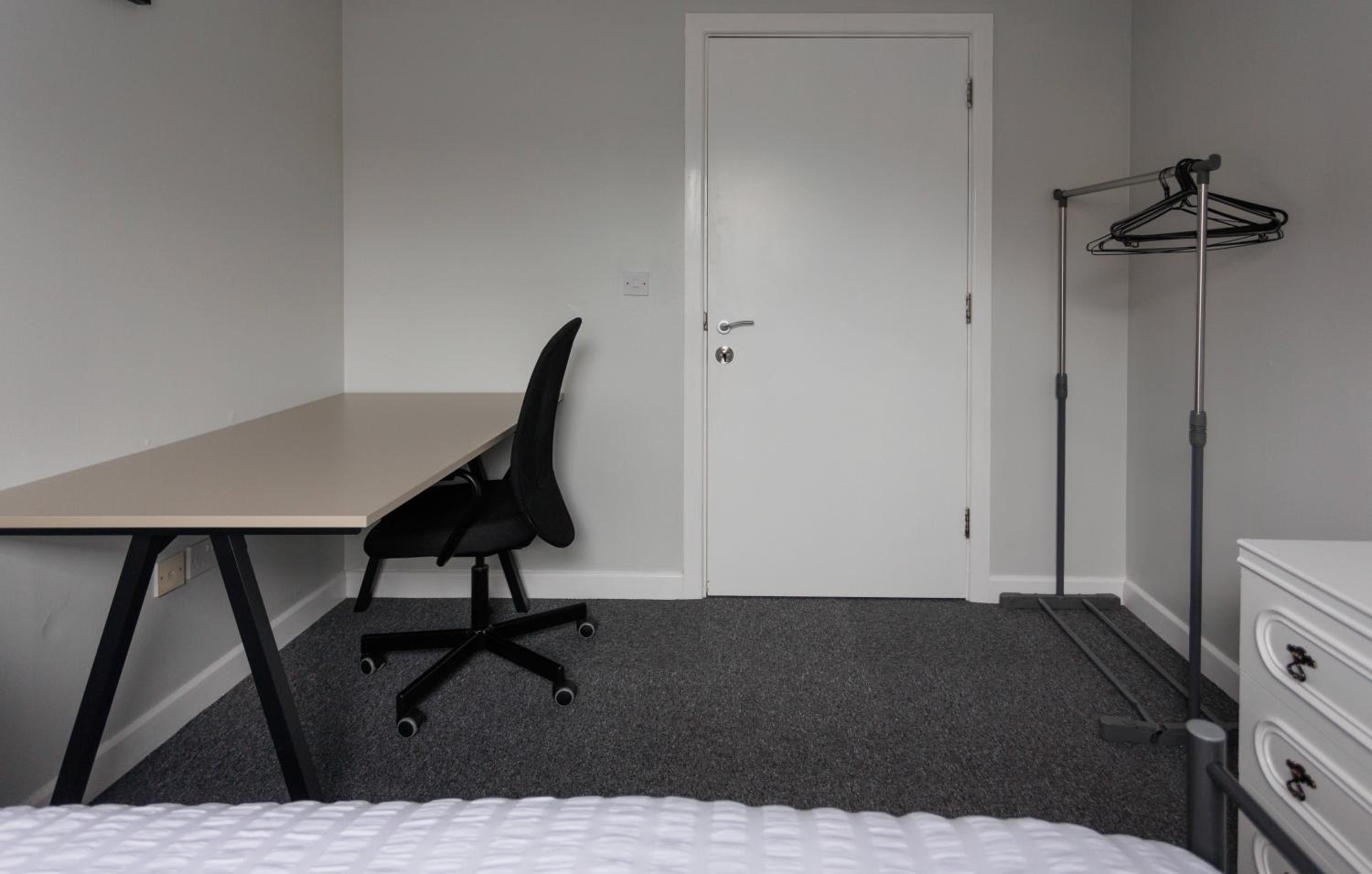 2 Bedroom Ground Floor Apartment