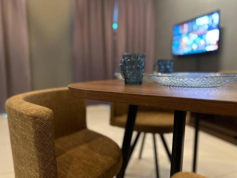 Vertex Studio Wi-Fi & Netflix photo 7