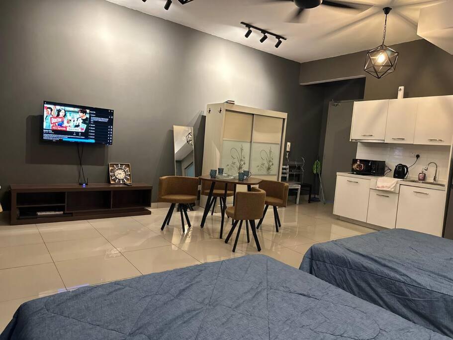 Vertex Studio Wi-Fi & Netflix photo 6