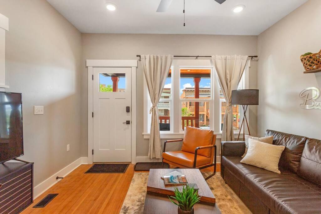 Modern condo in the heart of uptown Butte - Unit B