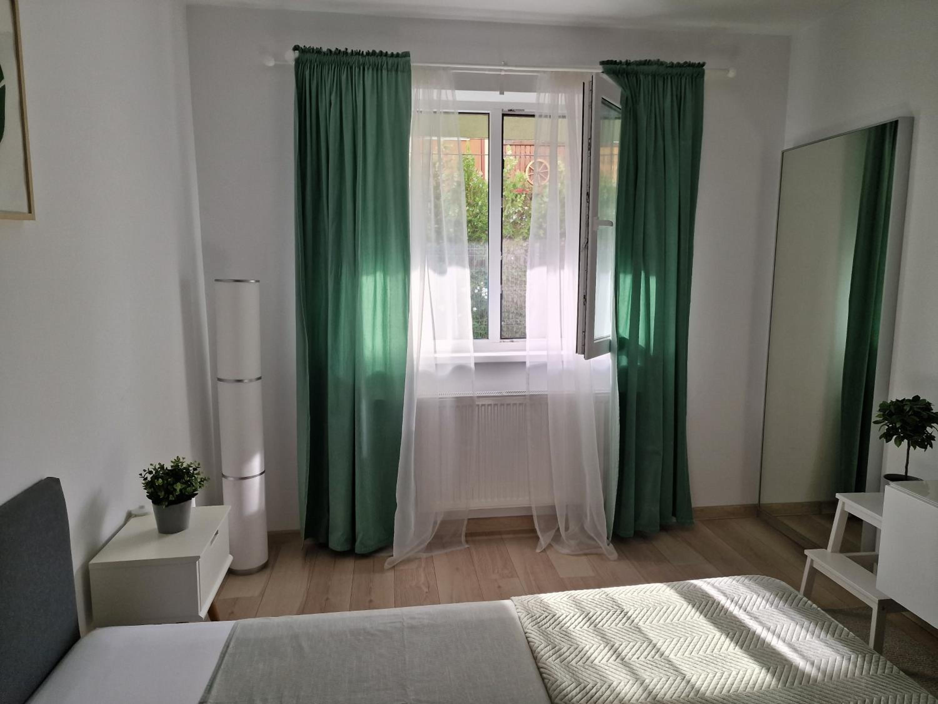 Amazing Apartament with Garden Bucharest Airport Self check-in!!