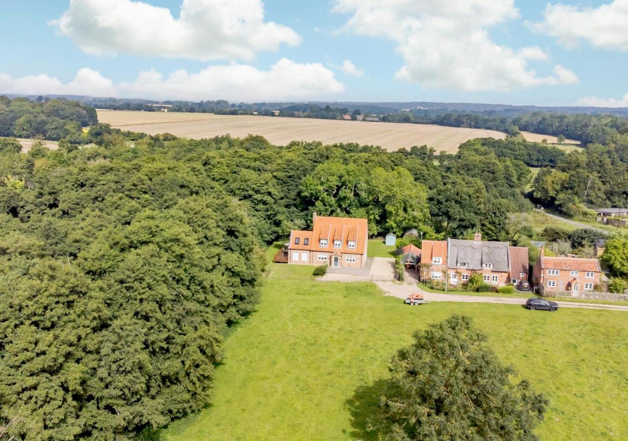5 Bed in Hanworth Common oc-1650