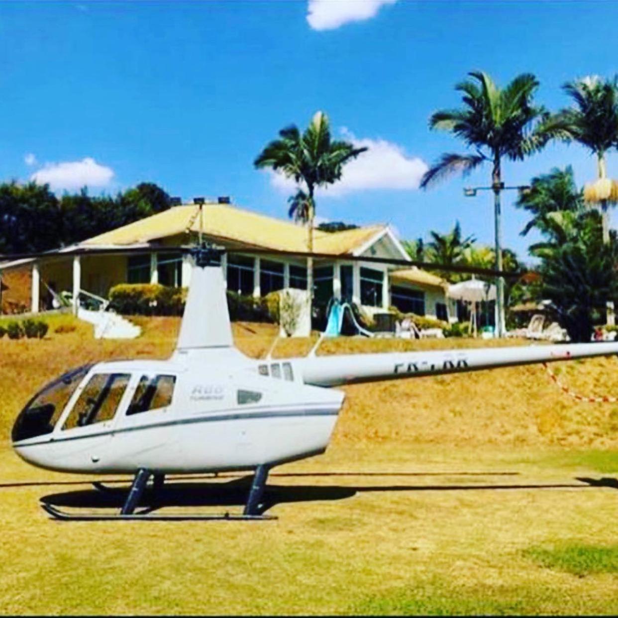 Casa de campo, com quadra de Beach Tennis, Volei e Fut Volei próxima a SP!!