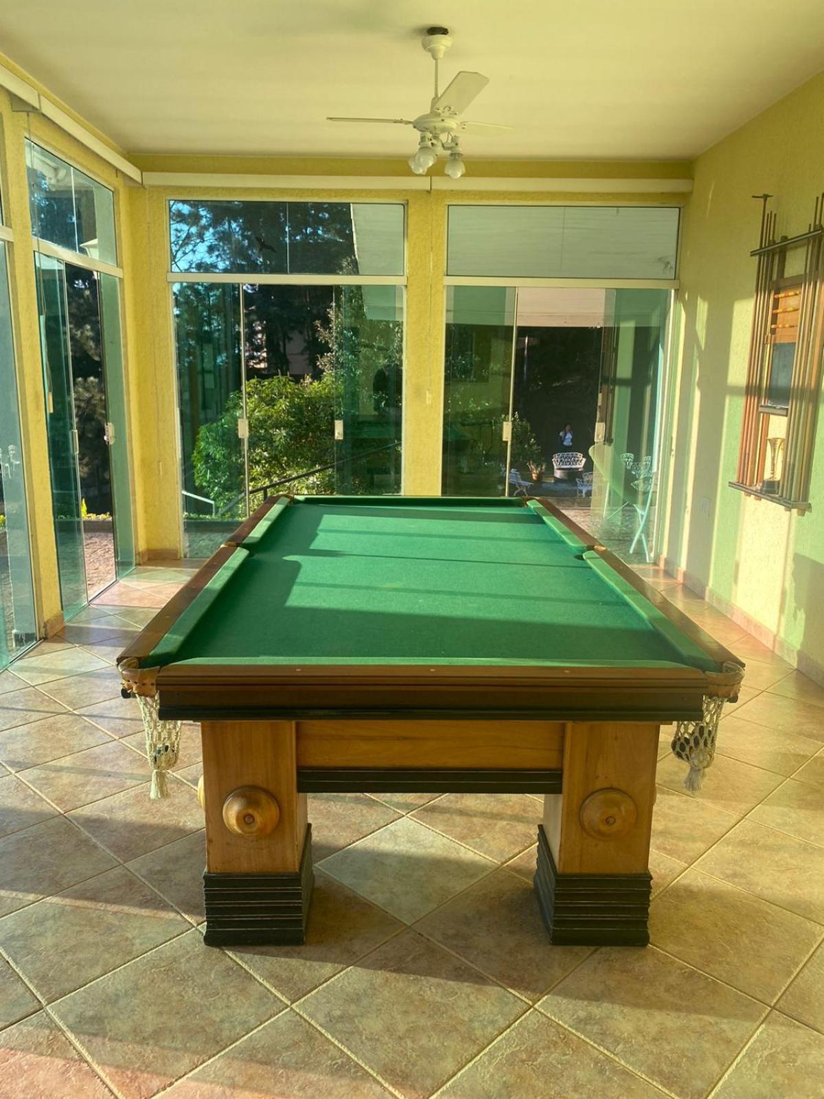 Casa de campo, com quadra de Beach Tennis, Volei e Fut Volei próxima a SP!!