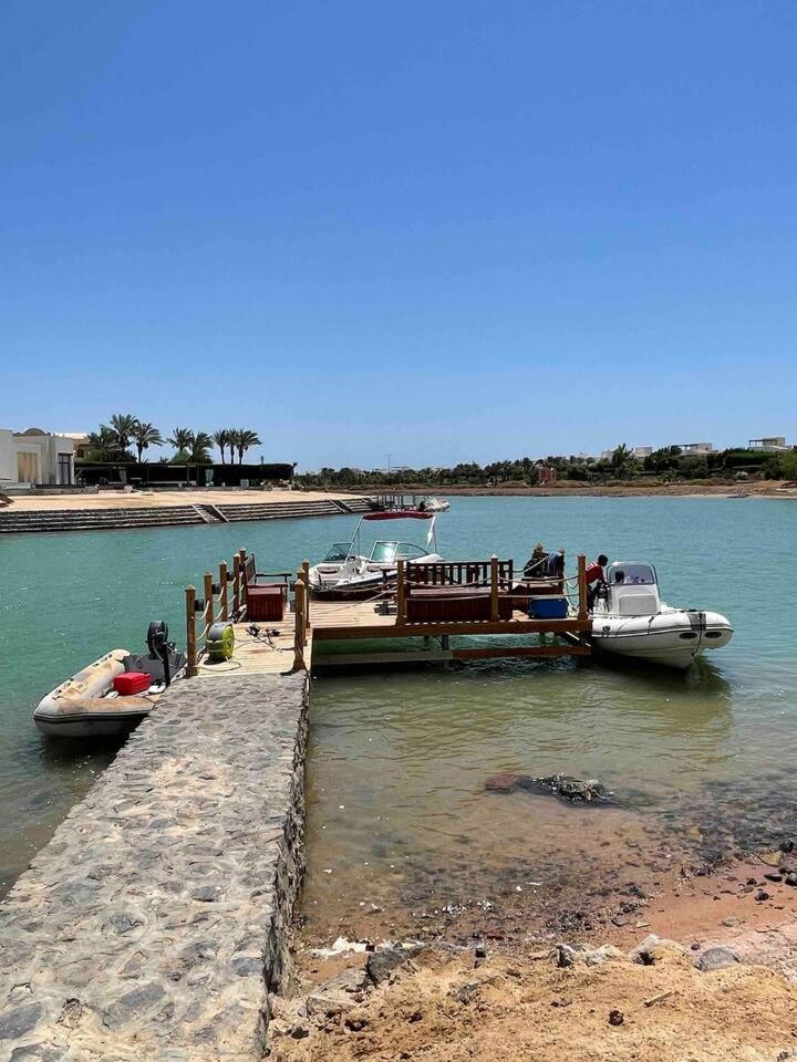 Spacious Villa with private pool-Gouna