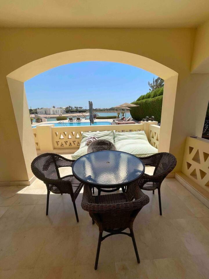 Spacious Villa with private pool-Gouna