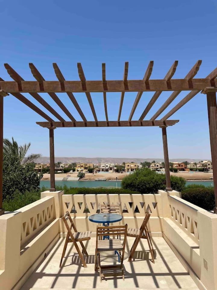 Spacious Villa with private pool-Gouna