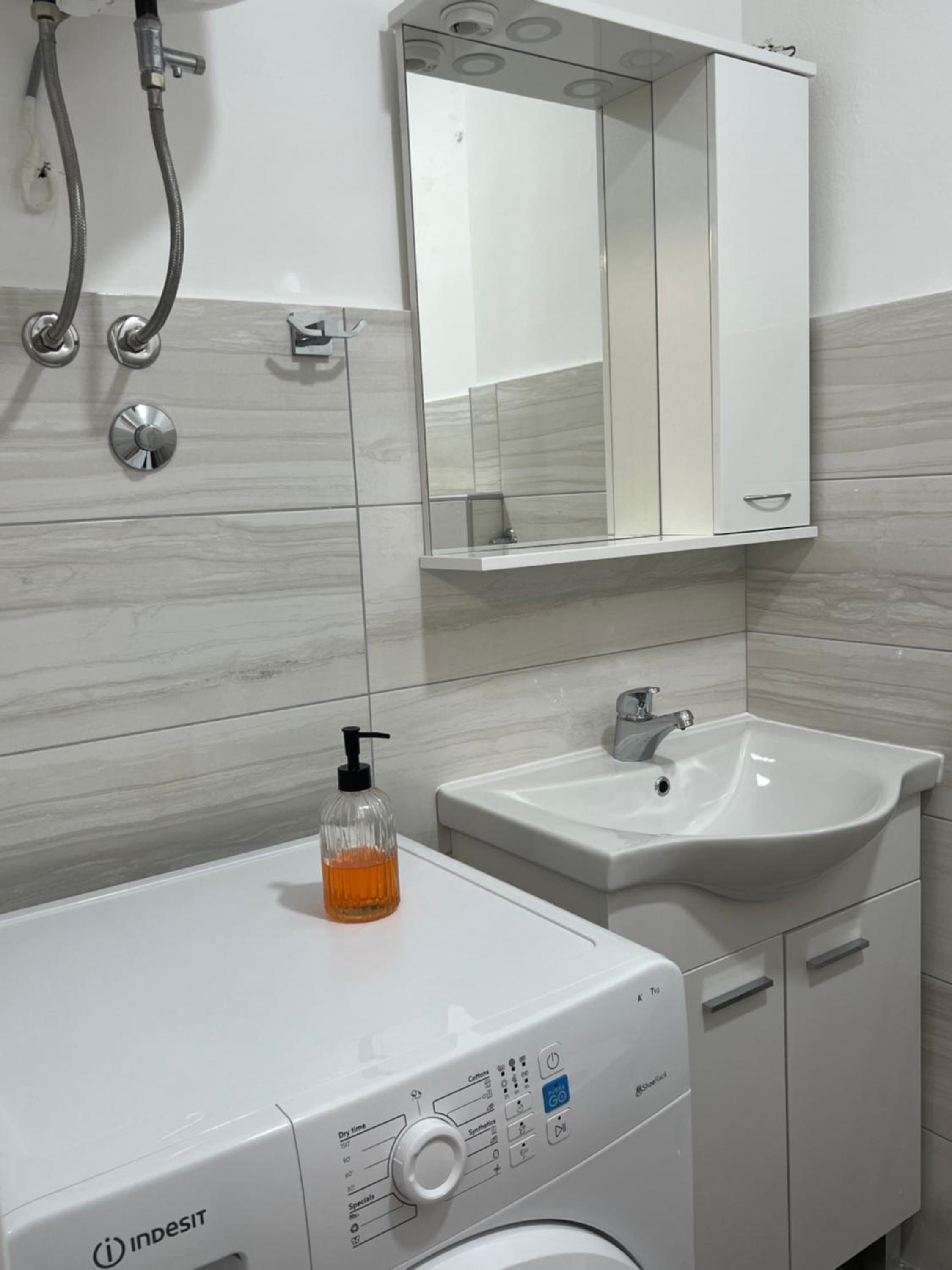 2-Bedroom Apartment with Balcony and Free Parking