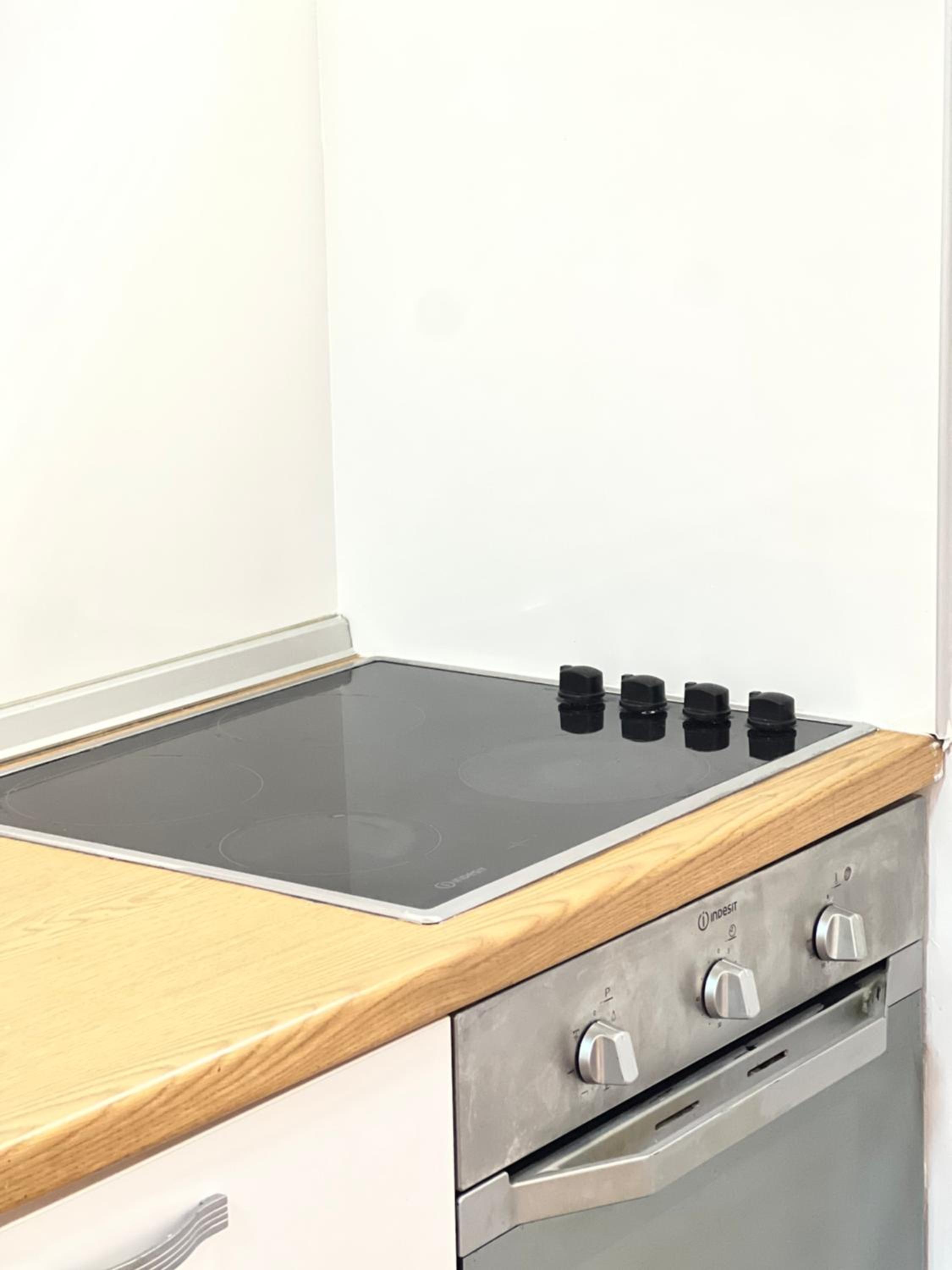 2-Bedroom Apartment with Balcony and Free Parking