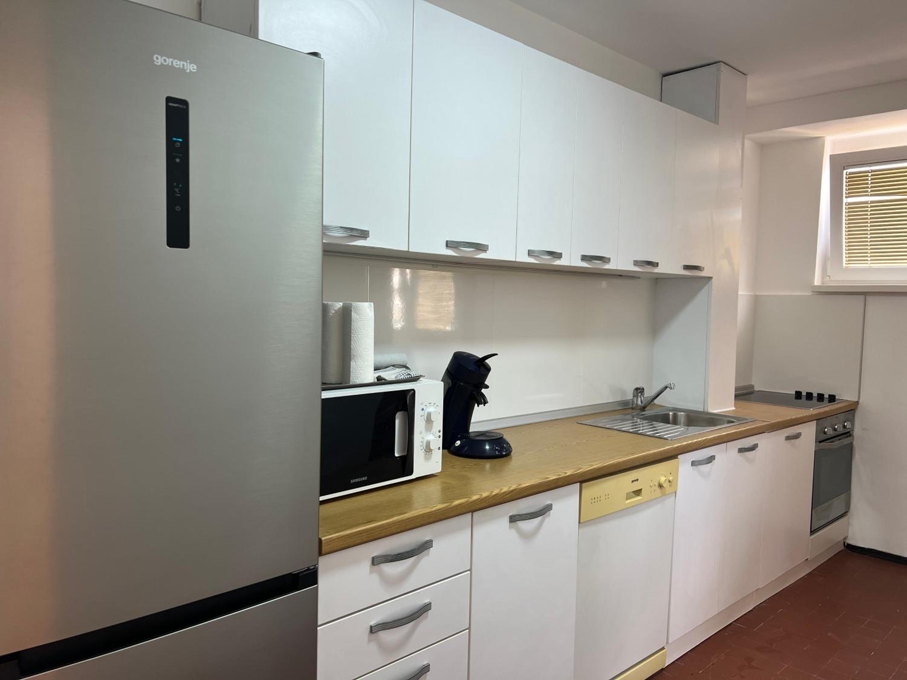 2-Bedroom Apartment with Balcony and Free Parking