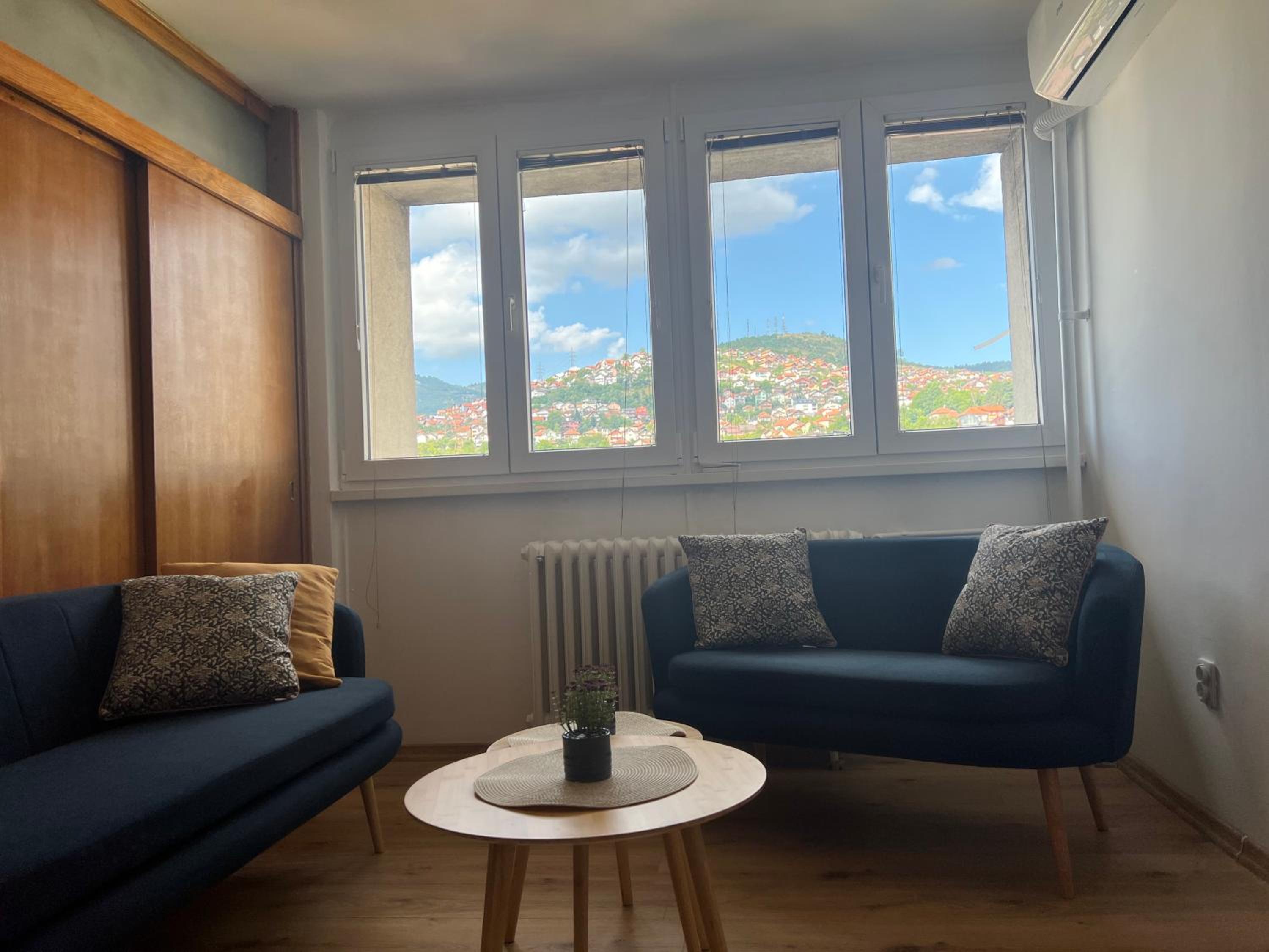 2-Bedroom Apartment with Balcony and Free Parking
