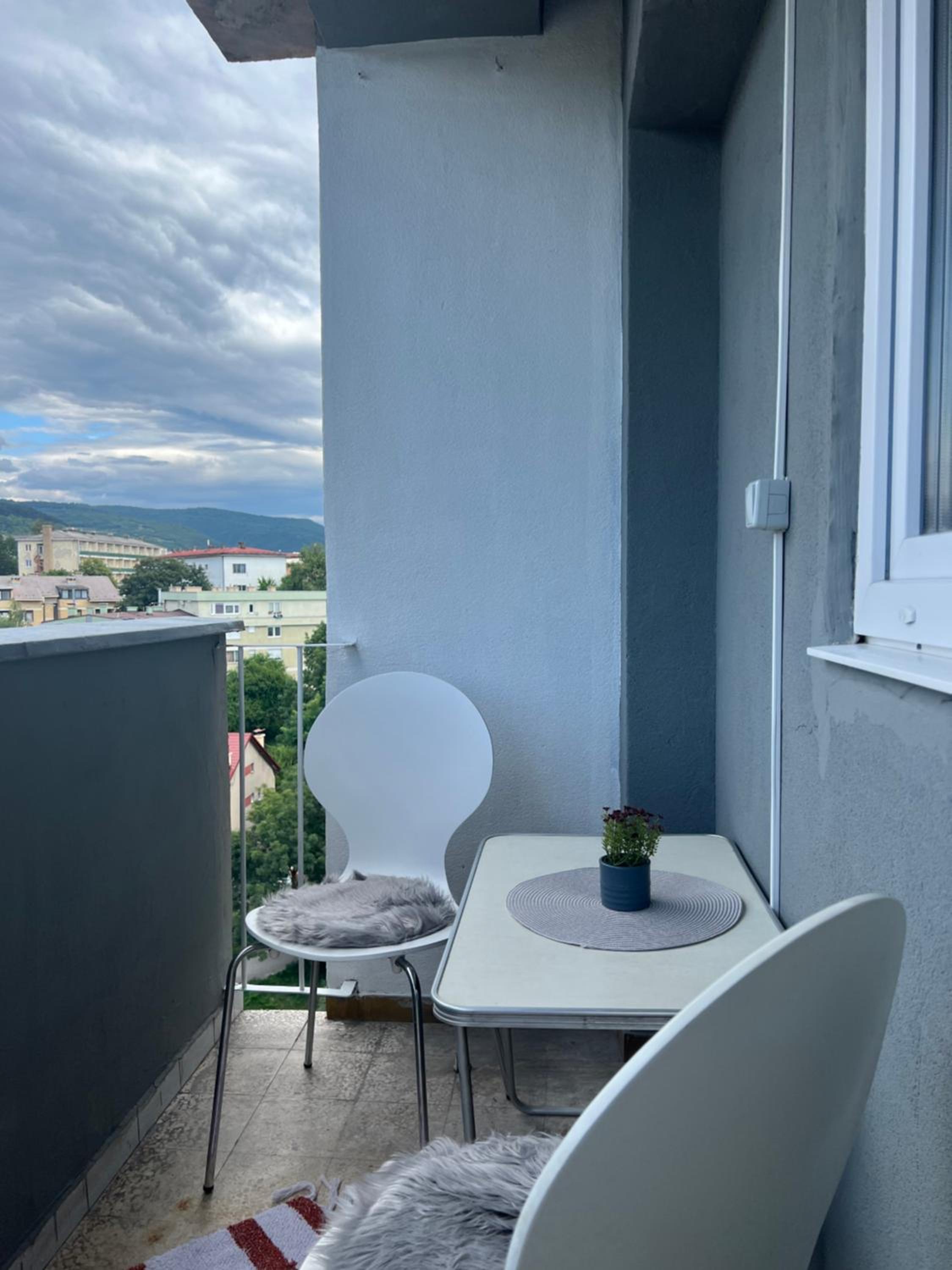 2-Bedroom Apartment with Balcony and Free Parking