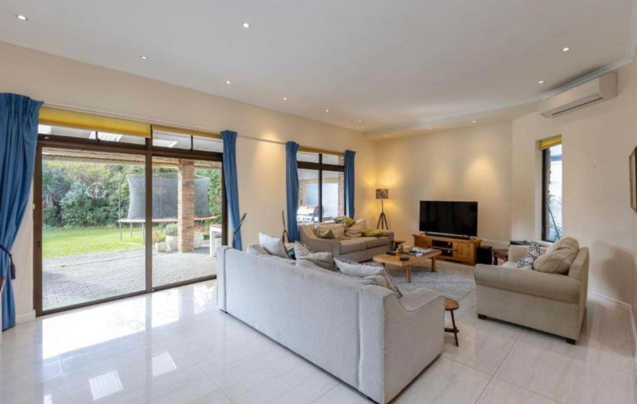 MIGJOS VILLA