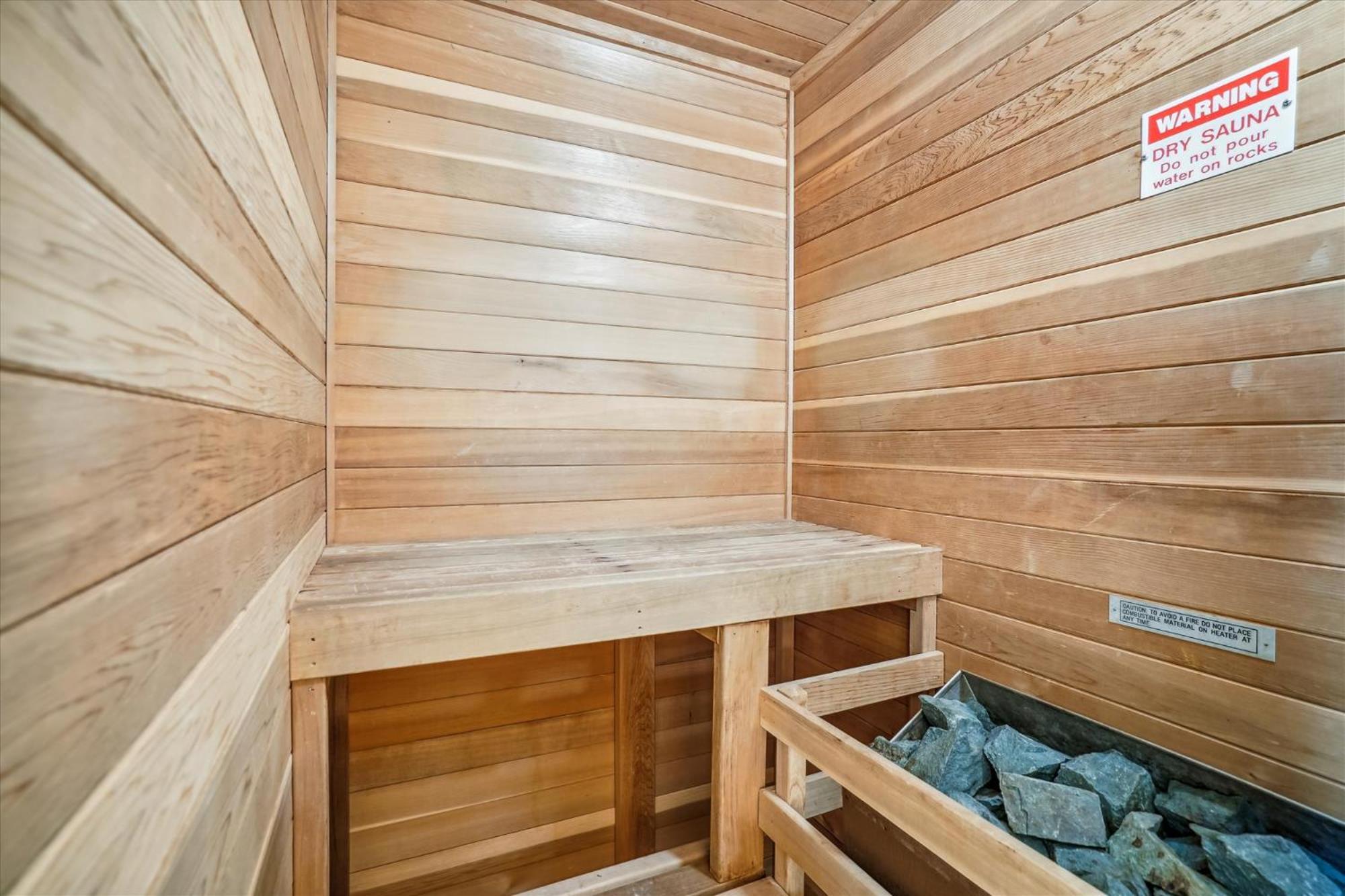 Highridge D18 Inviting Country-Style 2BR Retreat with Pool, Hot Tub & Game Room