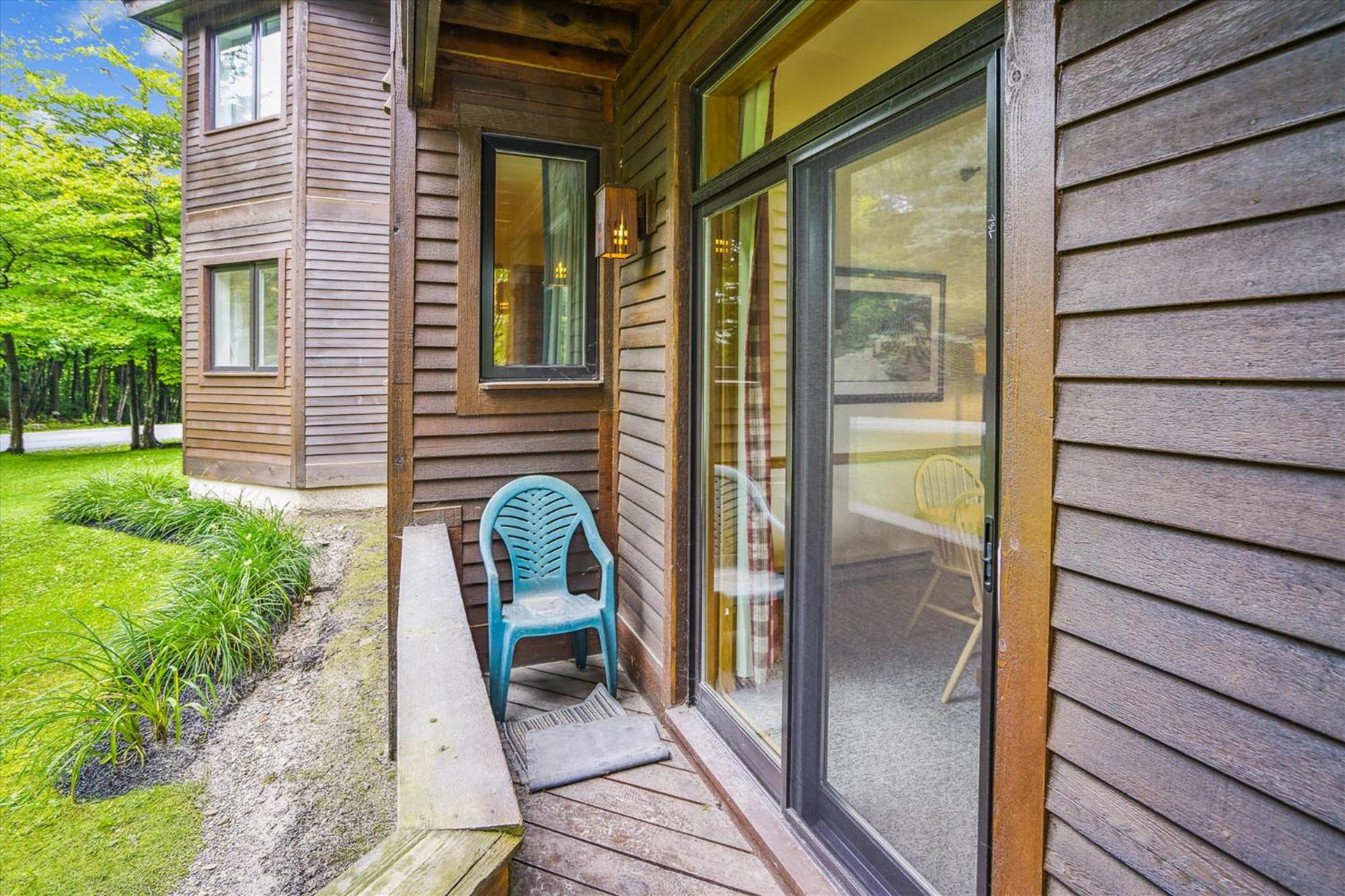 Highridge D18 Inviting Country-Style 2BR Retreat with Pool, Hot Tub & Game Room