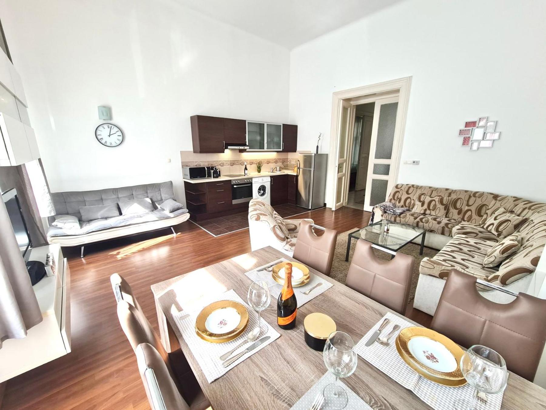 Ricky Apartment